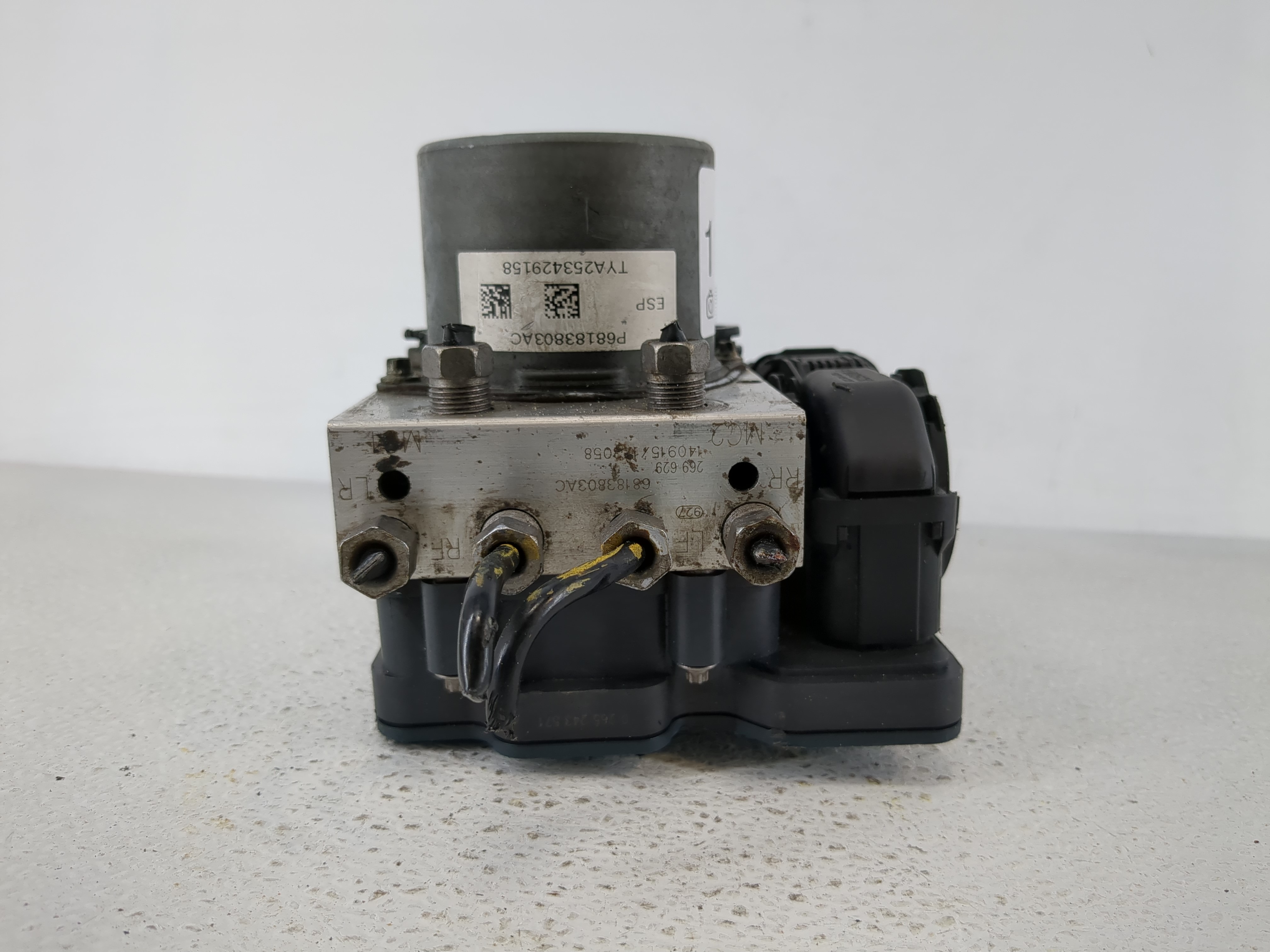 2015-2016 Chrysler Town & Country Abs Pump Control Module 1177424 - Oemusedautoparts1.com