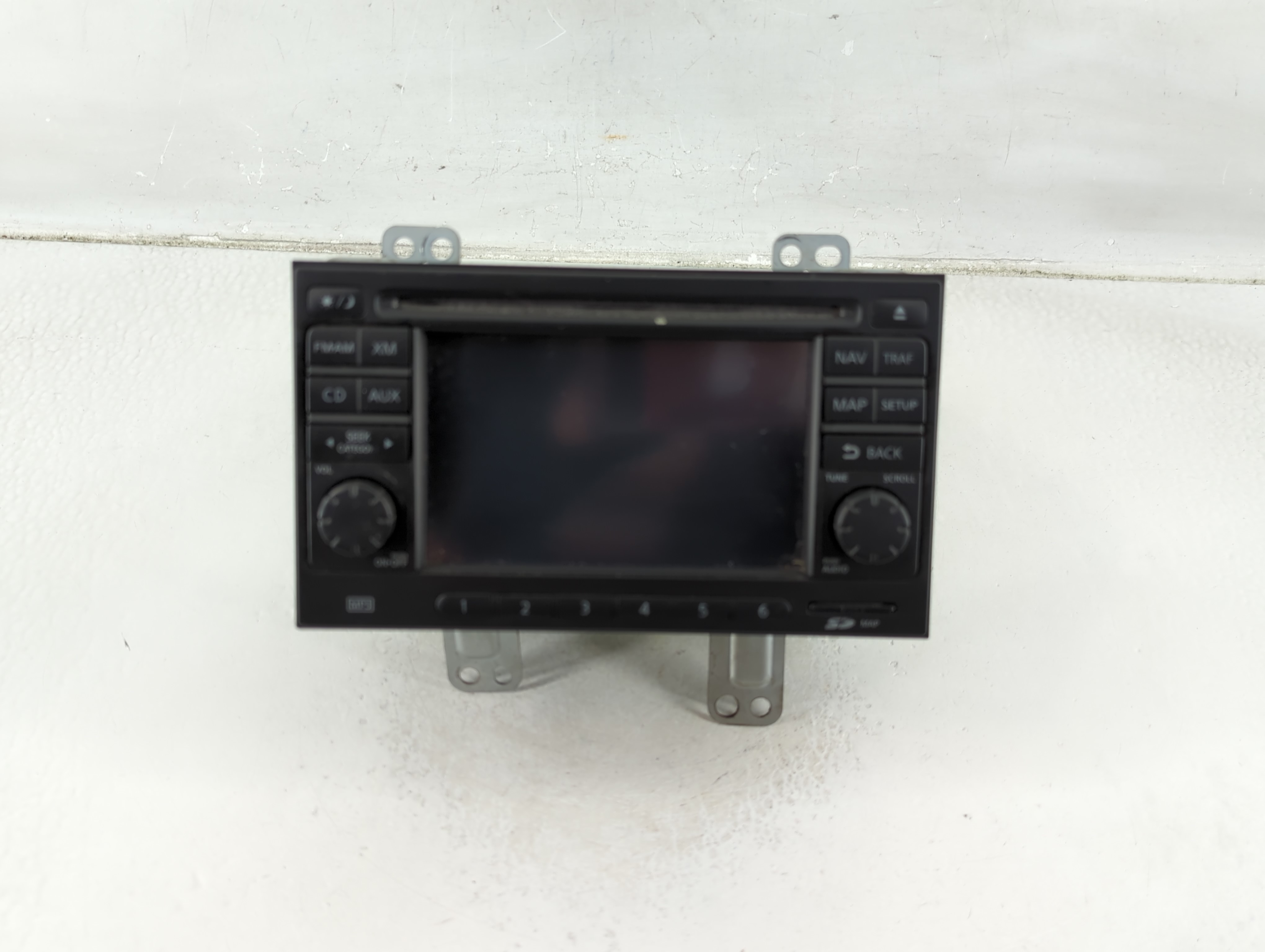 Picture of 2011-2012 Nissan Rogue Am Fm Cd Player Radio Receiver 1177446