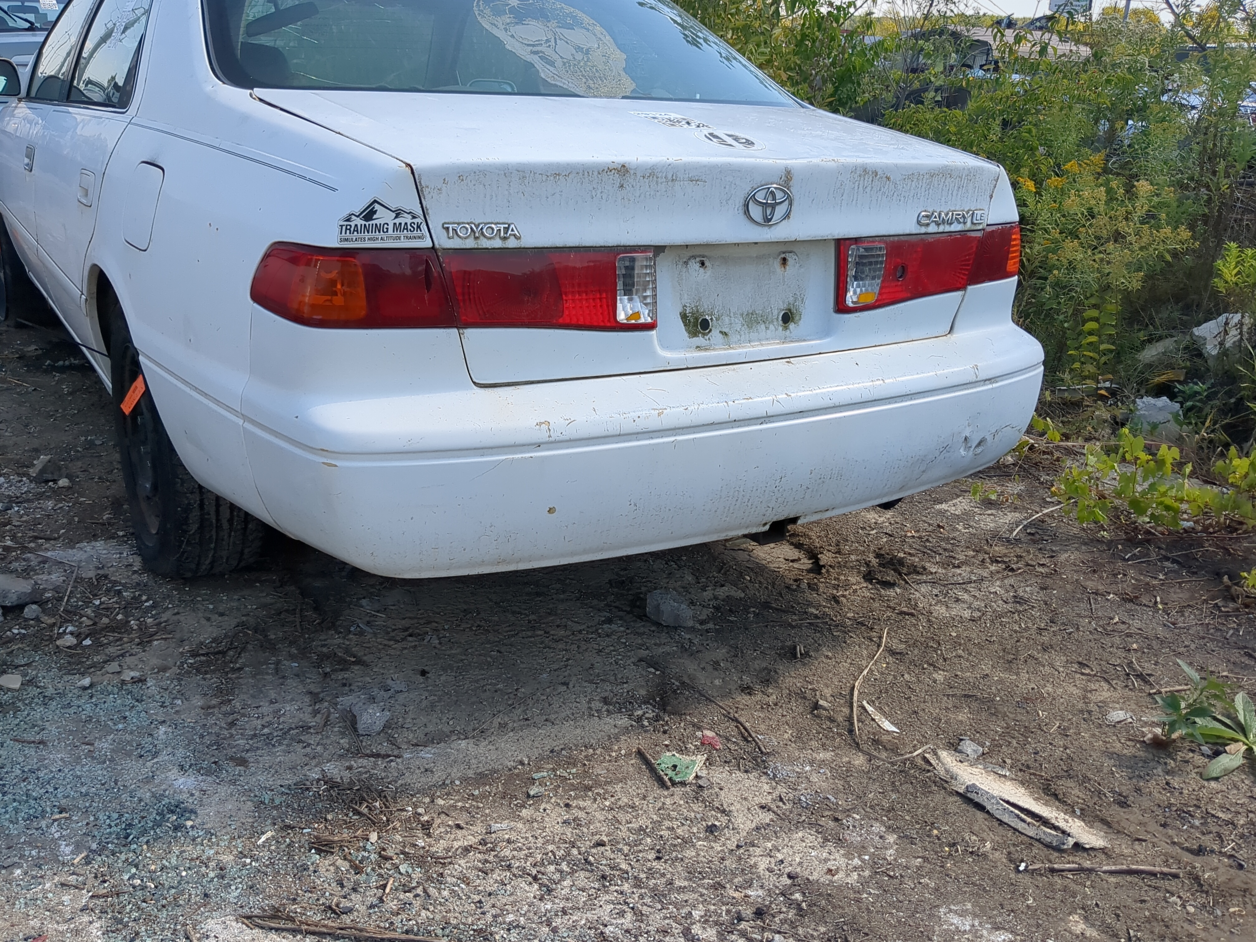 2000-2001 Toyota Camry Rear Bumper Assembly Oem 1177590 - Oemusedautoparts1.com