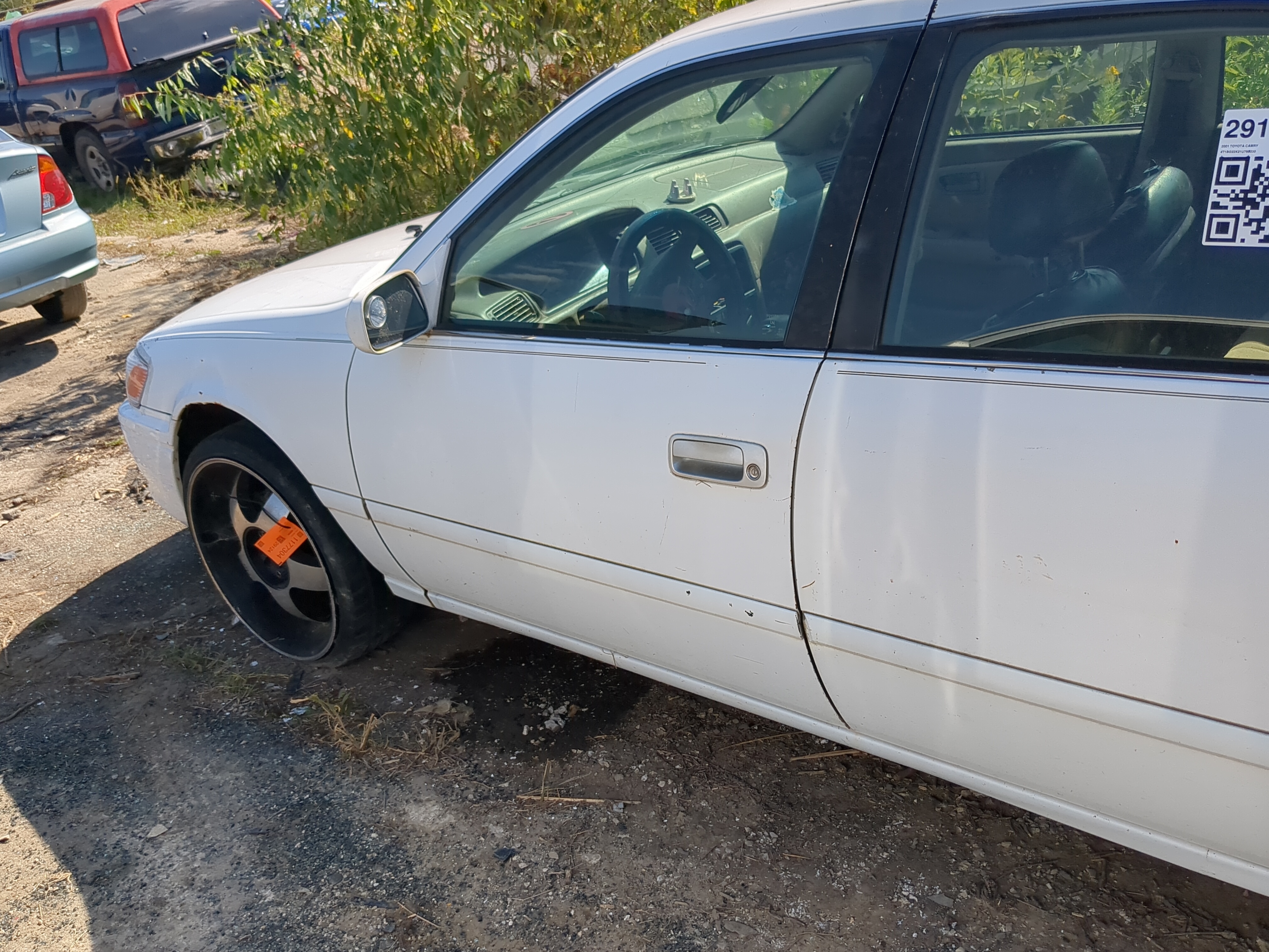 1997-2001 Toyota Camry Driver Front Door Oem 1177639 - Oemusedautoparts1.com