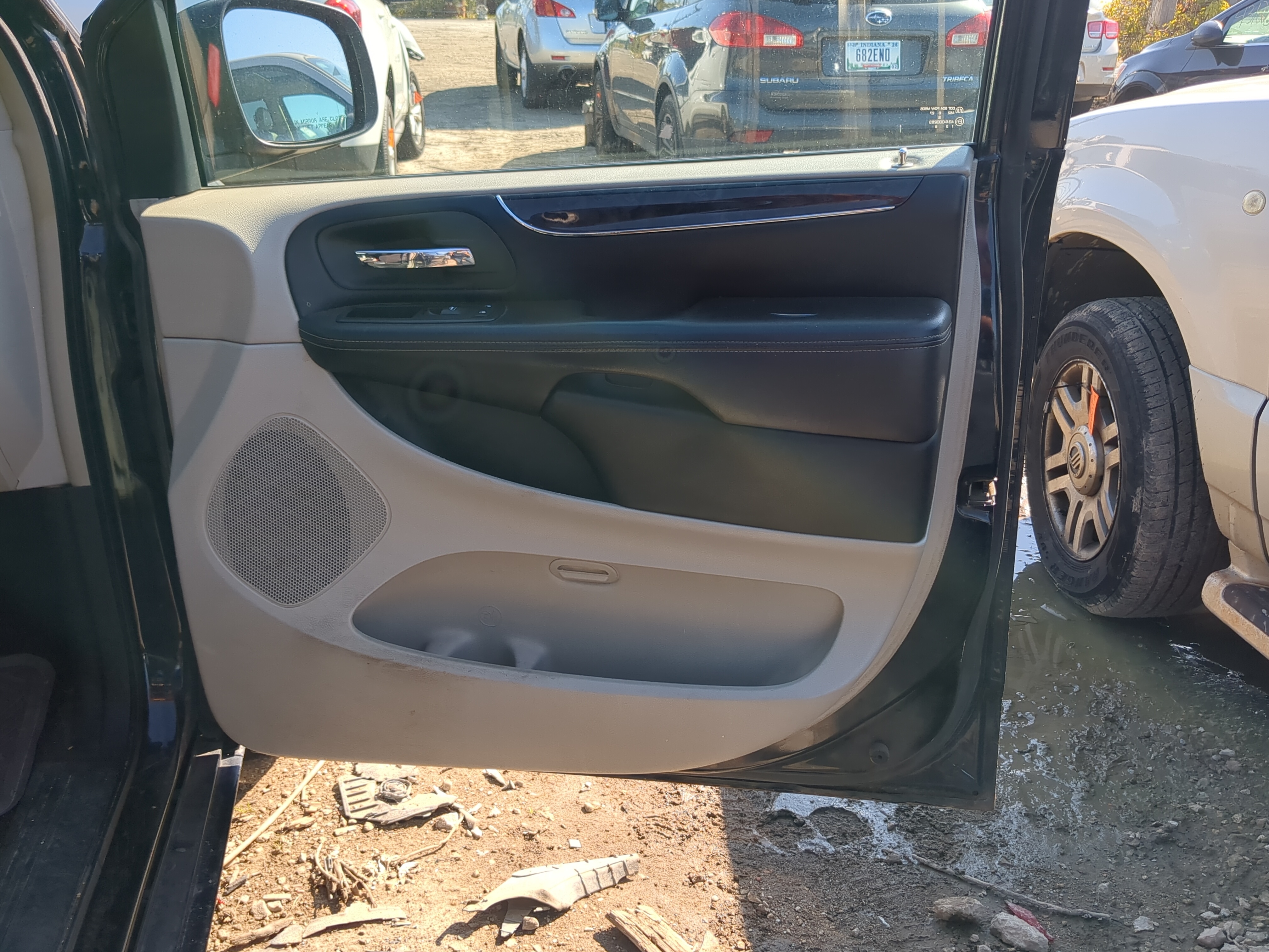 Picture of Door Panels 2011 CHRYSLER TOWN & COUNTRY