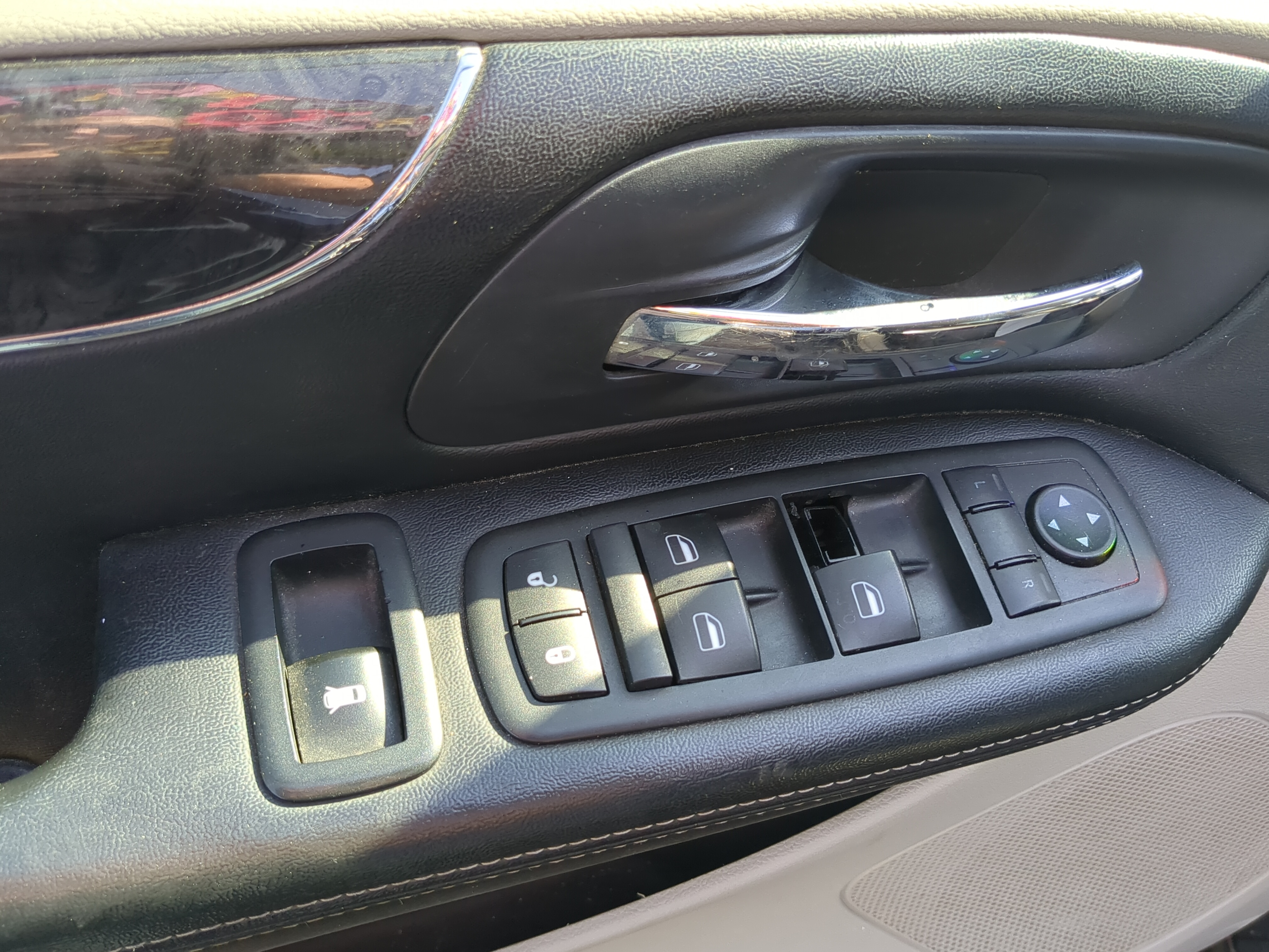 Picture of 2008 Chrysler Town & Country Driver Left Door Master Power Window Switch 1177799
