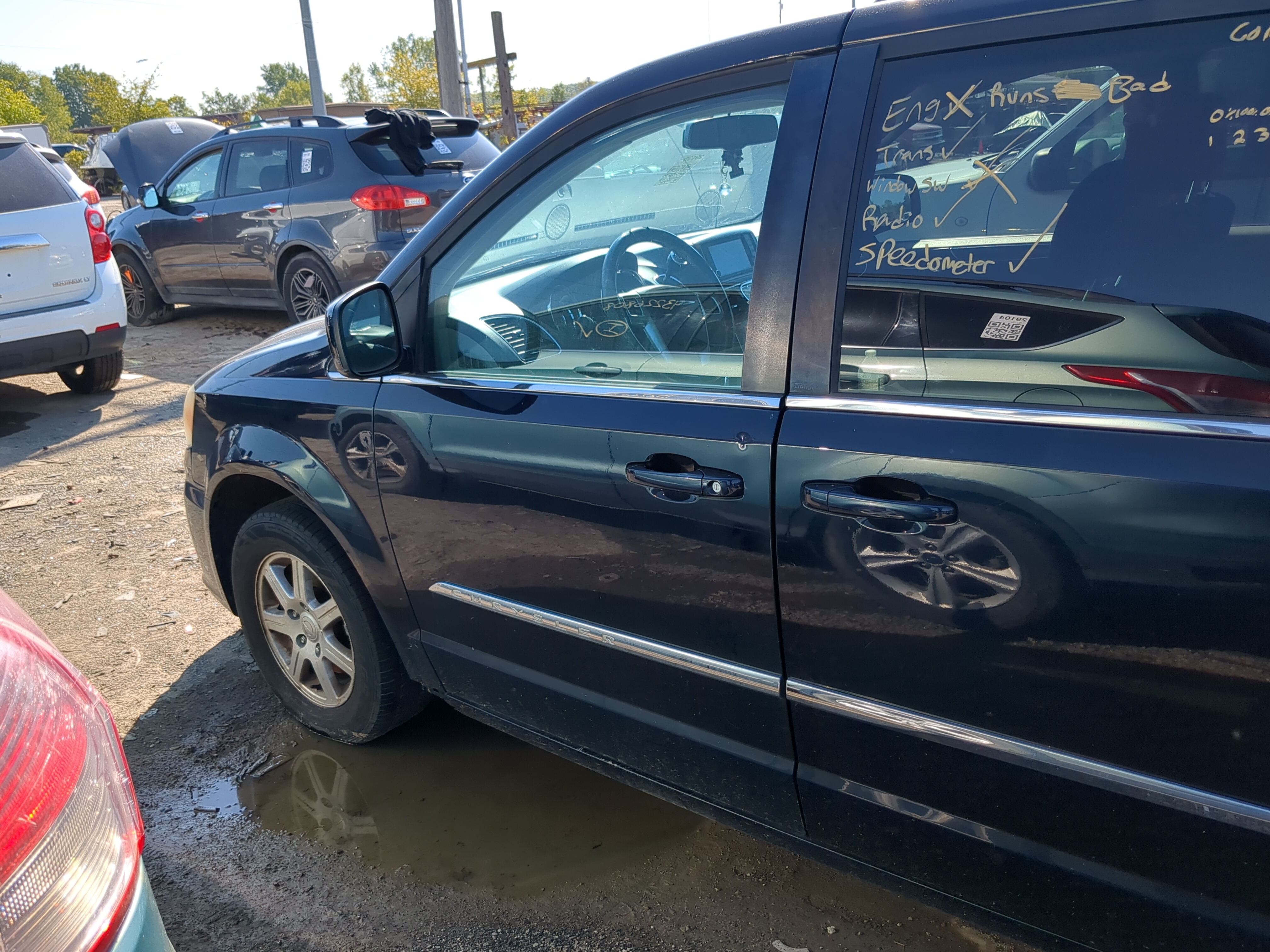 2008-2016 Chrysler Town & Country Driver Front Door Oem 1177806 - Oemusedautoparts1.com