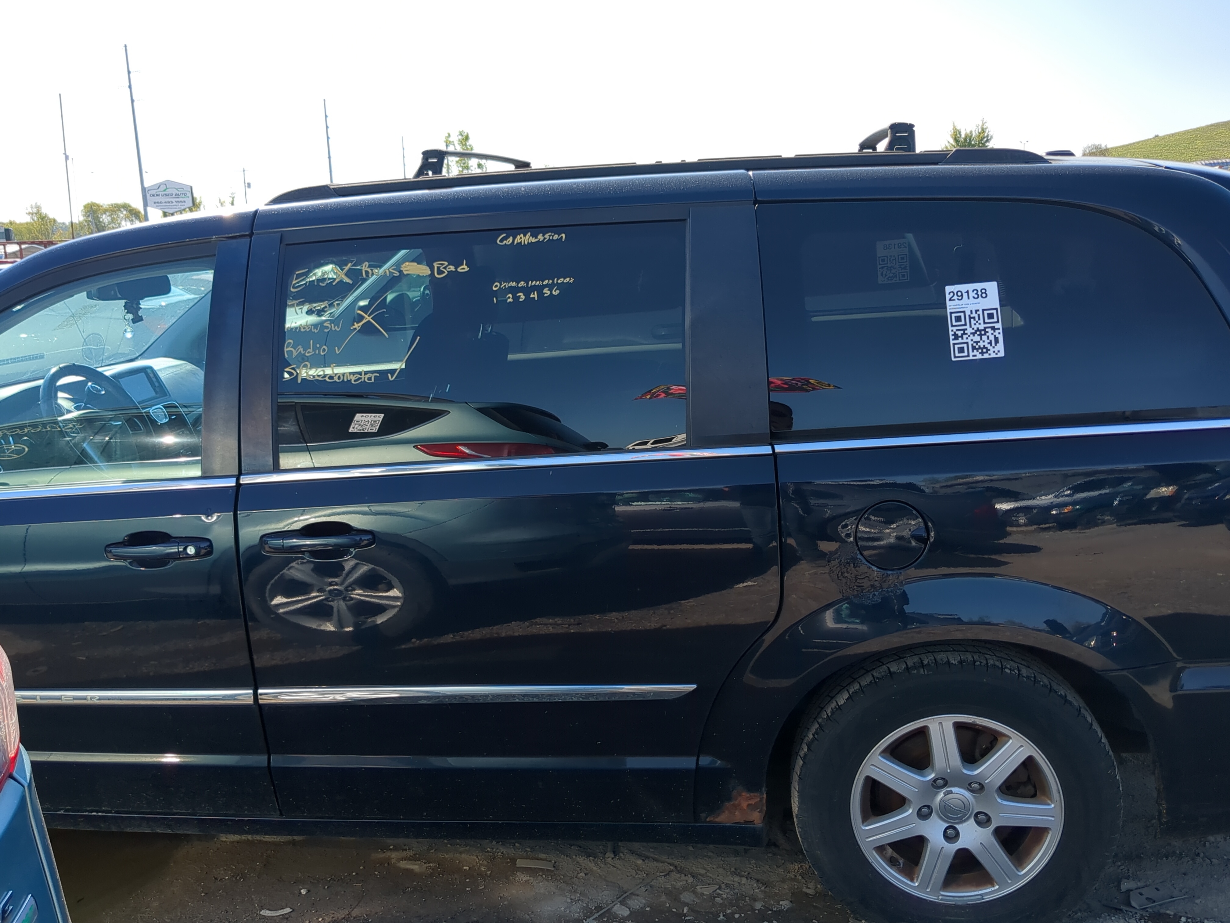 2011-2016 Chrysler Town & Country Driver Rear Door Oem 1177808 - Oemusedautoparts1.com