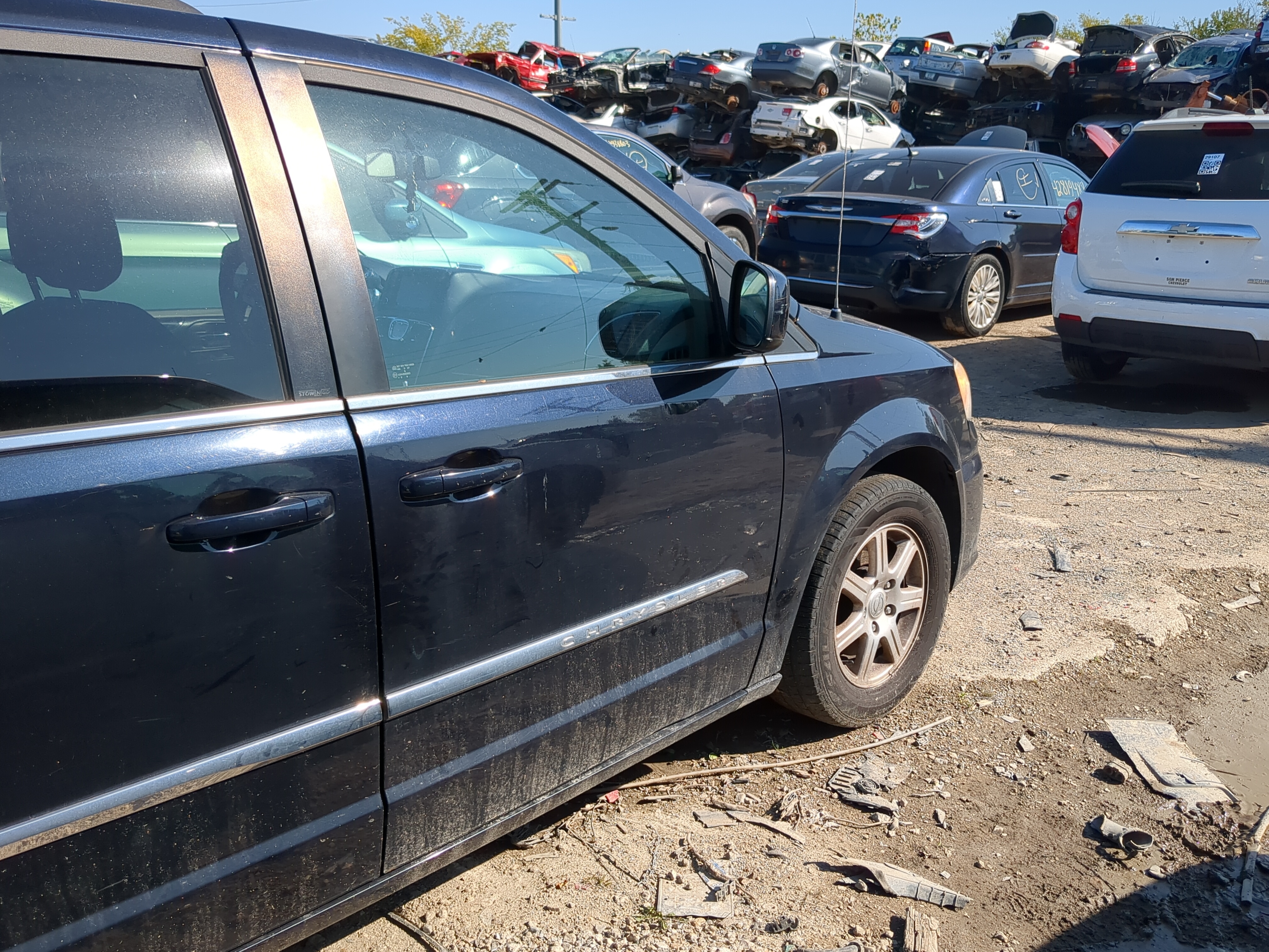 2008-2016 Chrysler Town & Country Passenger Front Door Oem 1177809 - Oemusedautoparts1.com