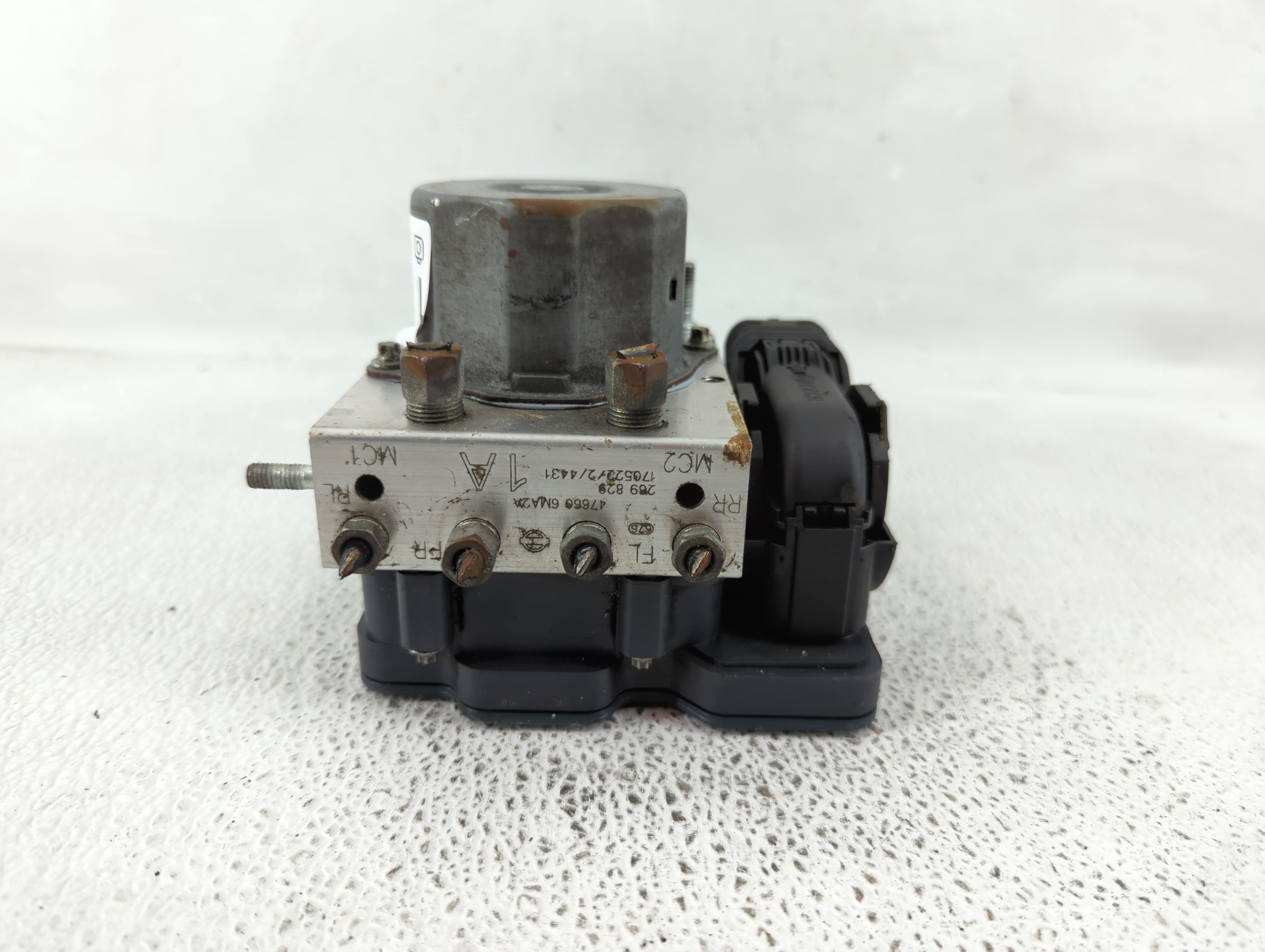 2017-2017 Nissan Rogue Sport Abs Pump Control Module 1177816 - Oemusedautoparts1.com