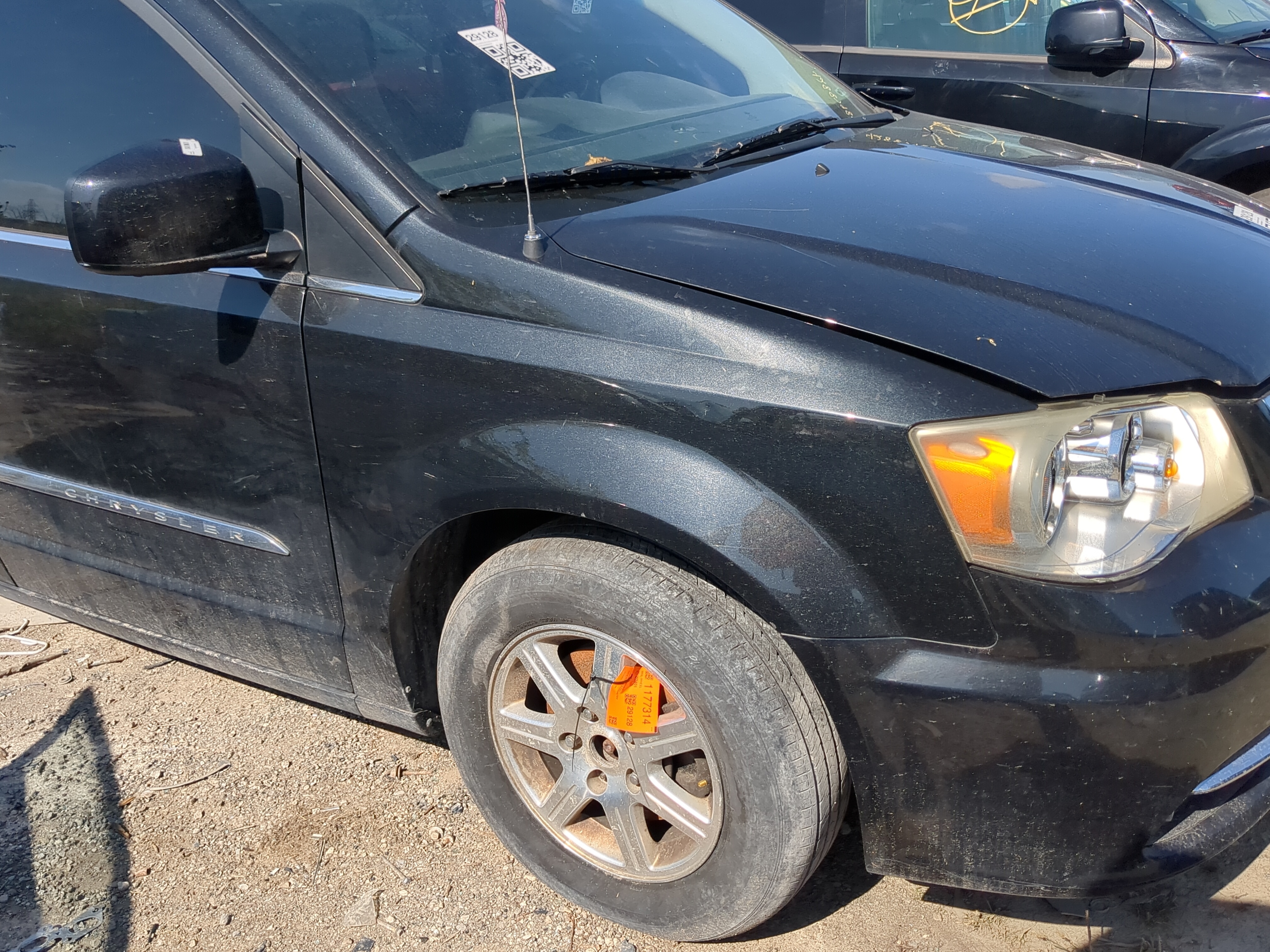 2008-2016 Chrysler Town & Country Passenger Fender 1177871 - Oemusedautoparts1.com