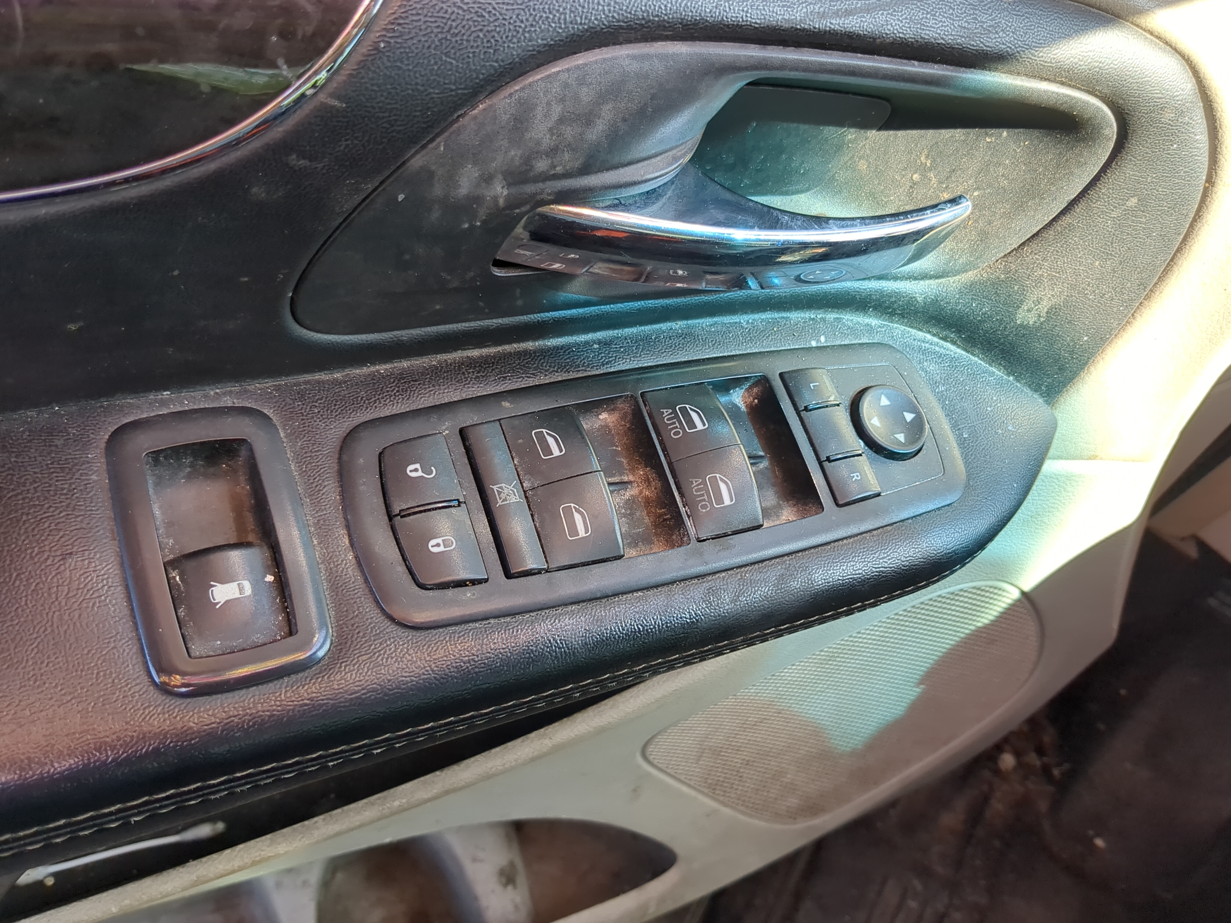 Picture of 2011 Chrysler Town & Country Driver Left Door Master Power Window Switch 1177915