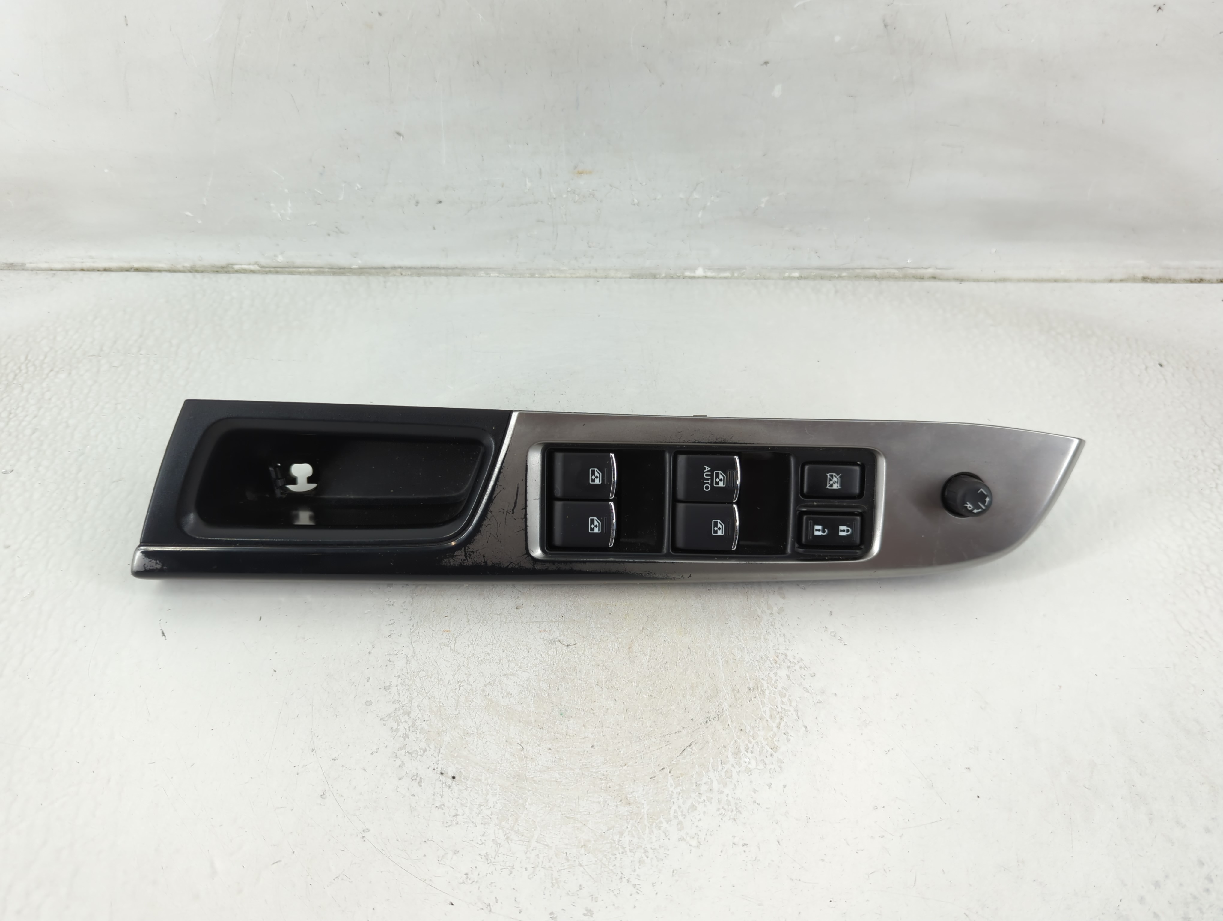 Picture of Subaru Xv Driver Left Door Master Power Window Switch 83071fj110 1177995