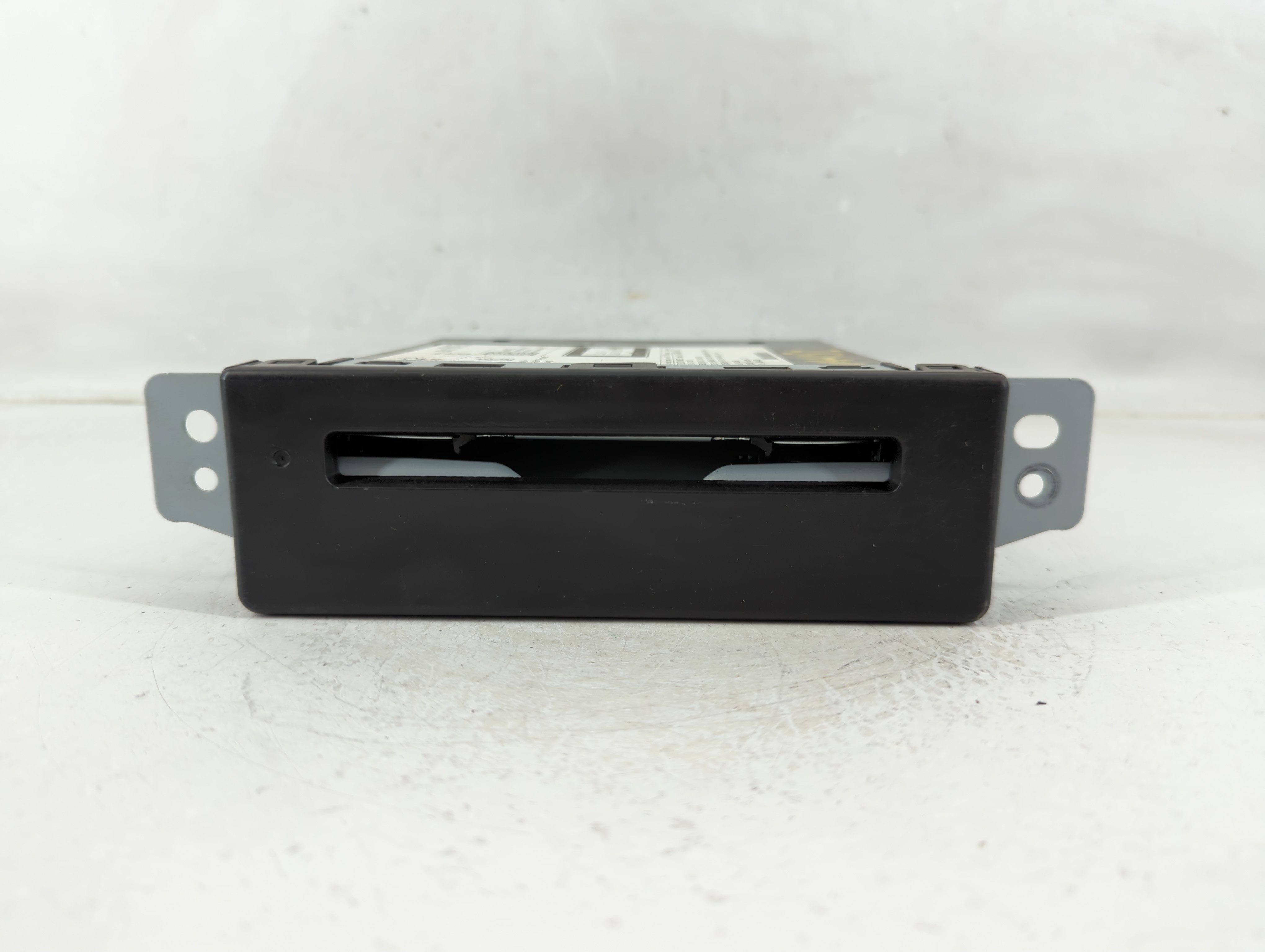 2015-2019 Chevrolet Silverado 1500 Am Fm Cd Player Radio Receiver 1178007 - Oemusedautoparts1.com