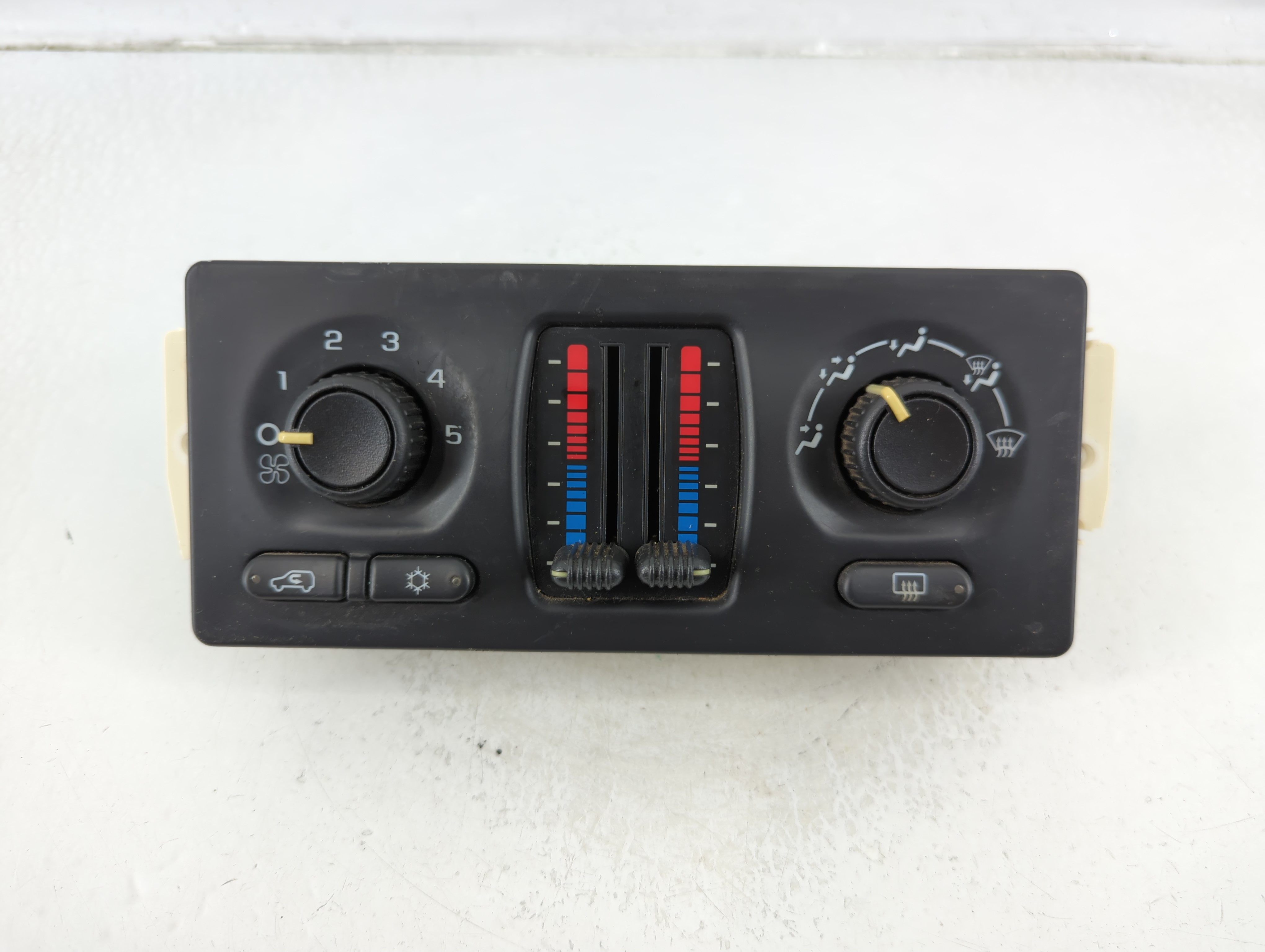 Picture of 2003-2004 Chevrolet Tahoe Ac Heater Roof Climate Control 15107753 1178216