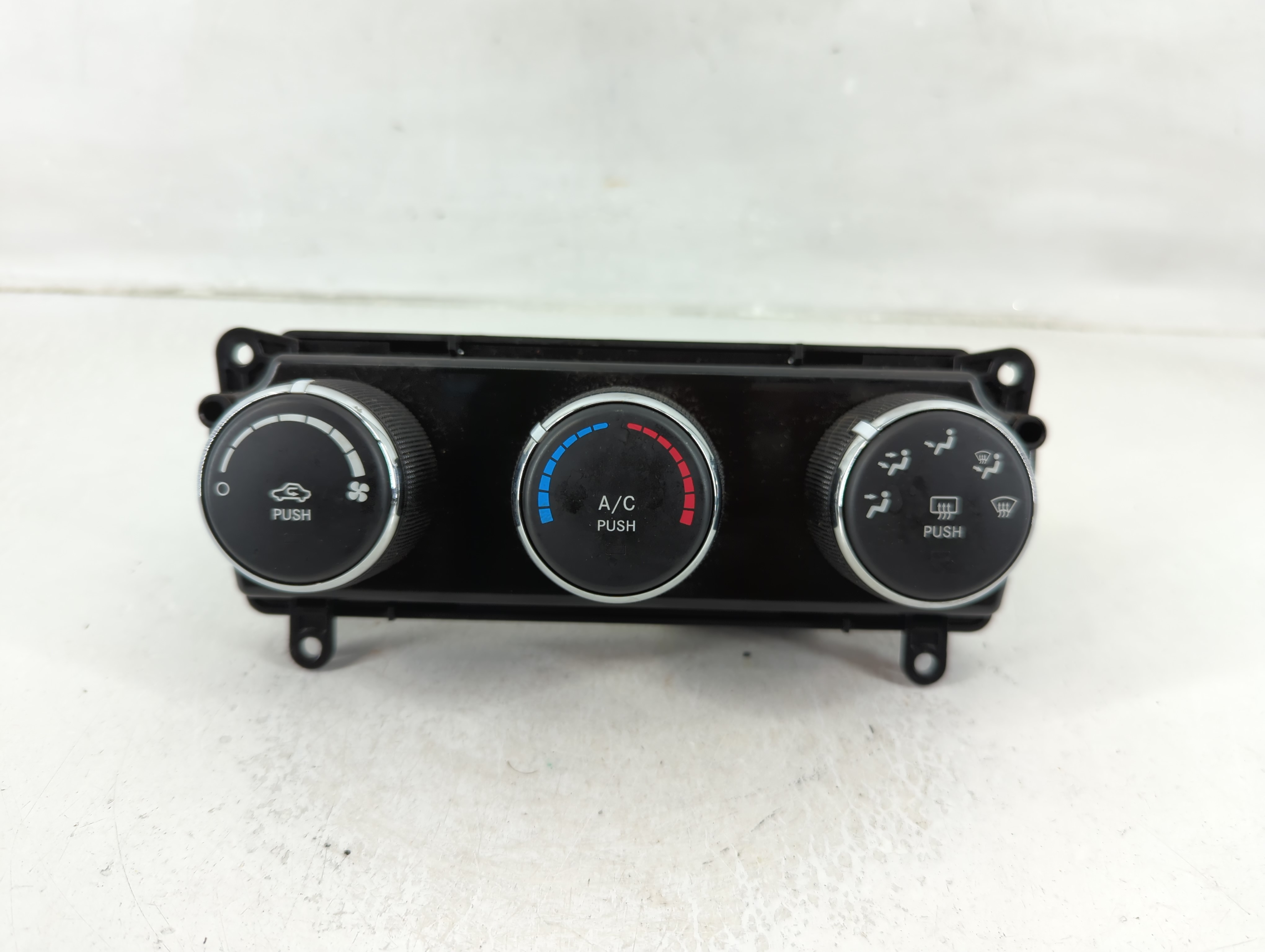 Picture of 2017-2021 Chevrolet Trax Ac Heater Climate Control P55111278af 1178270