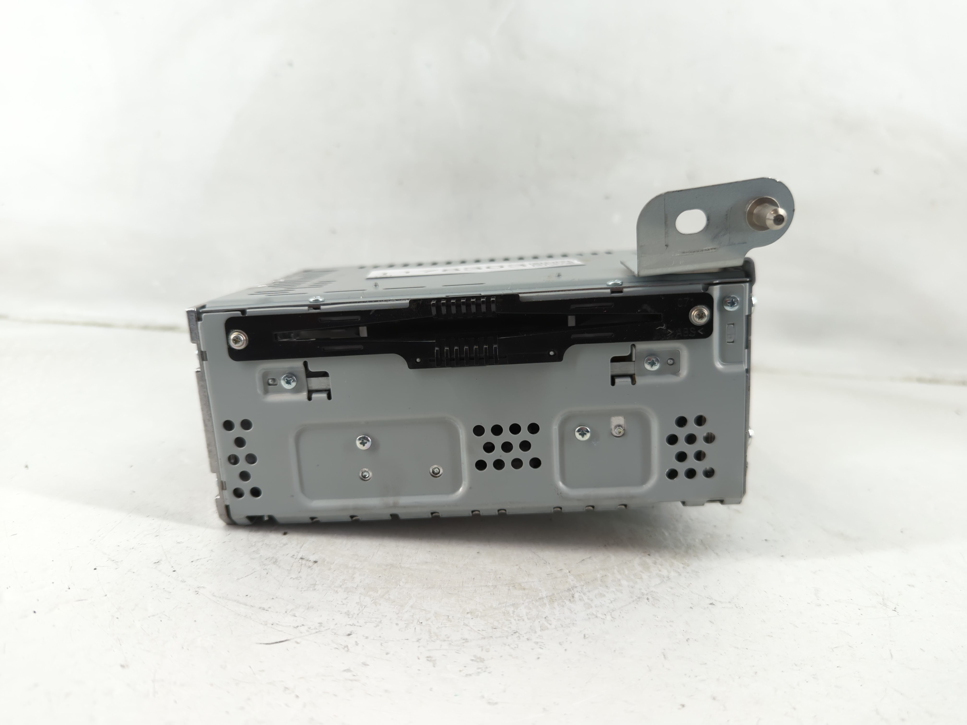 2015-2018 Ford Edge Am Fm Cd Player Radio Receiver 1178303 - Oemusedautoparts1.com