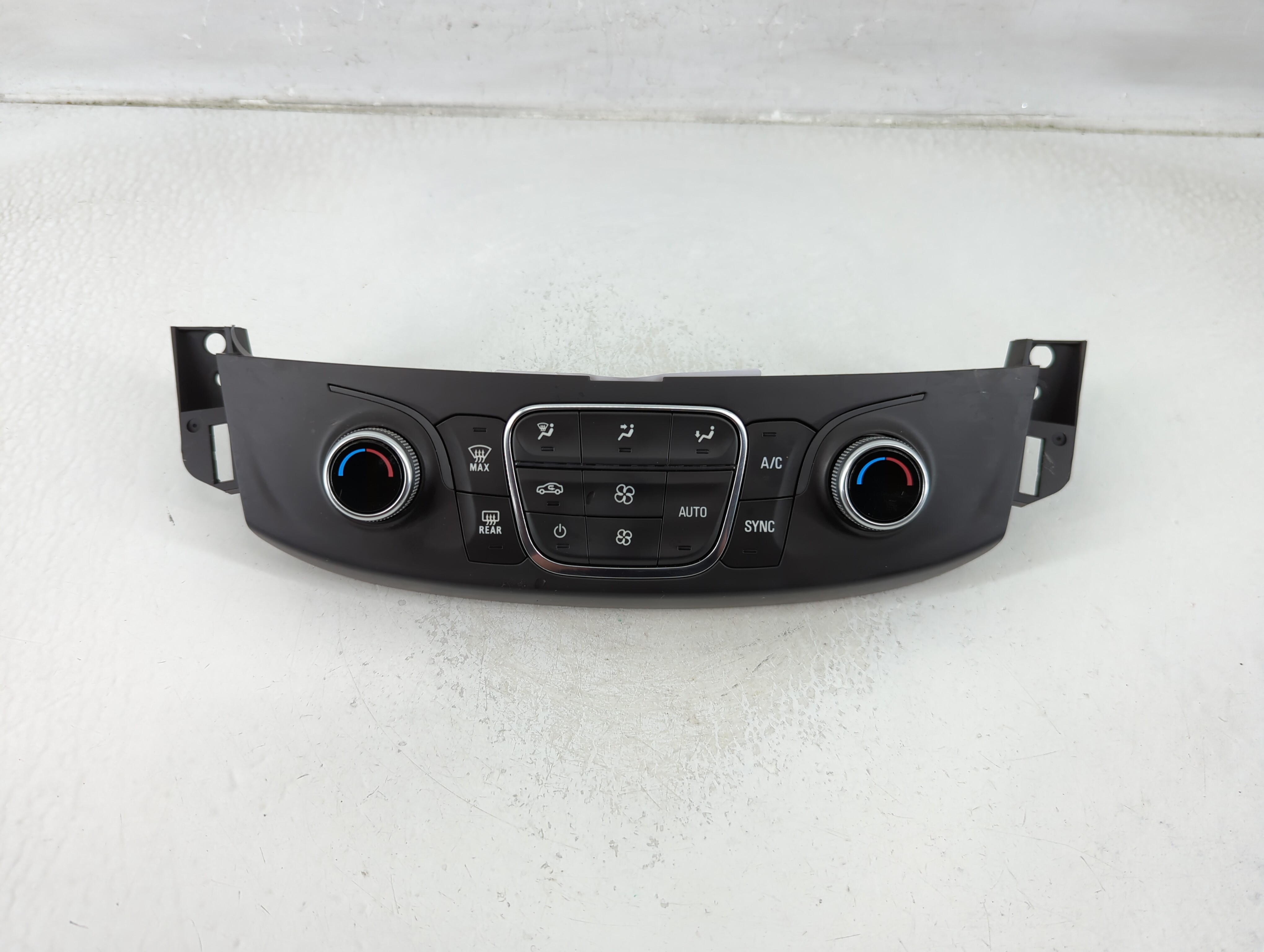 Picture of 2018-2022 Chevrolet Traverse Ac Heater Climate Control 84344401 1178424