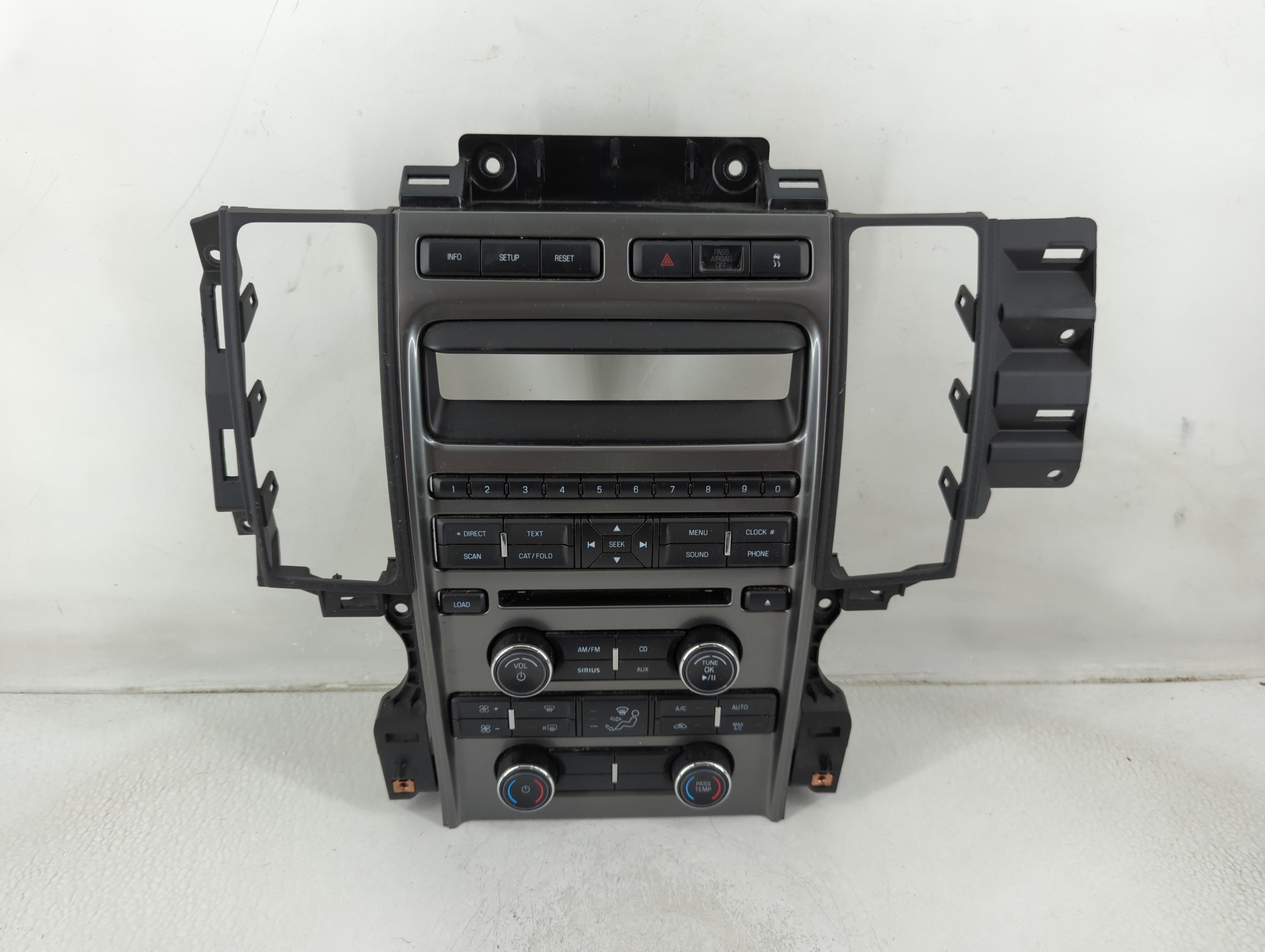 Picture of 2010-2011 Ford Taurus Radio Control Panel 1178460