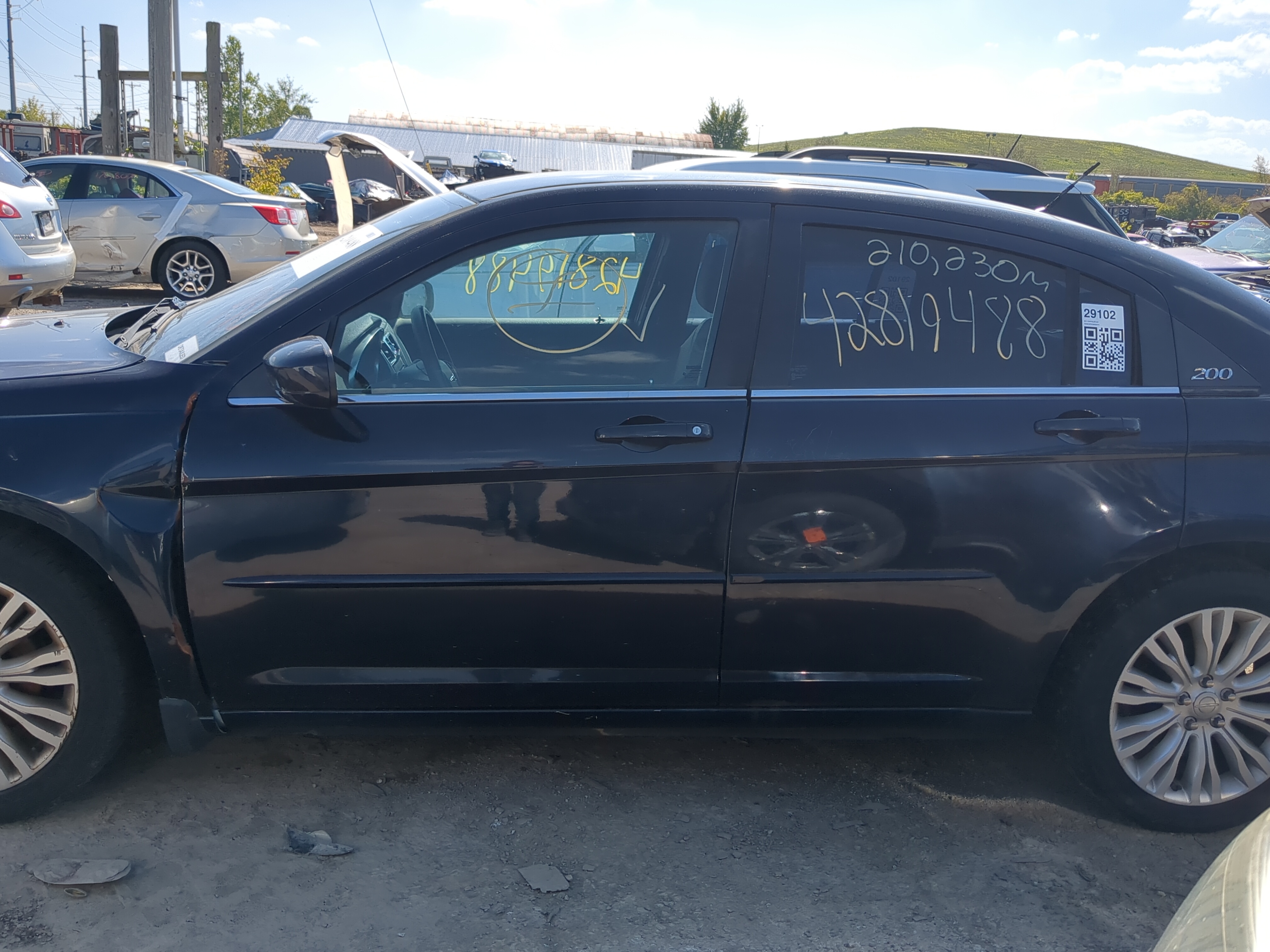 2011-2014 Chrysler 200 Driver Front Door Oem 1178553 - Oemusedautoparts1.com