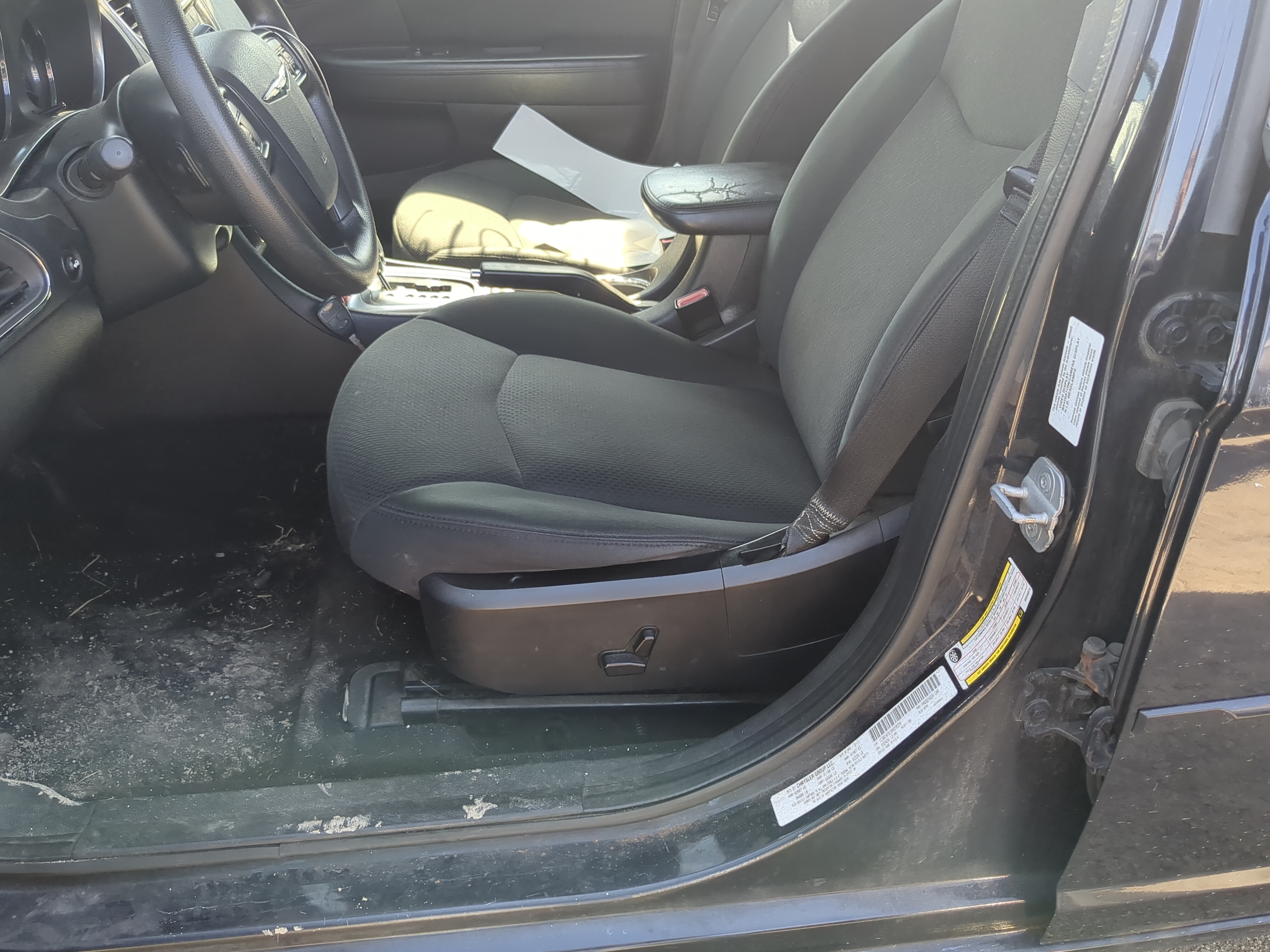 Picture of 2011-2014 Chrysler 200 Driver Front Seat Oem 1178666