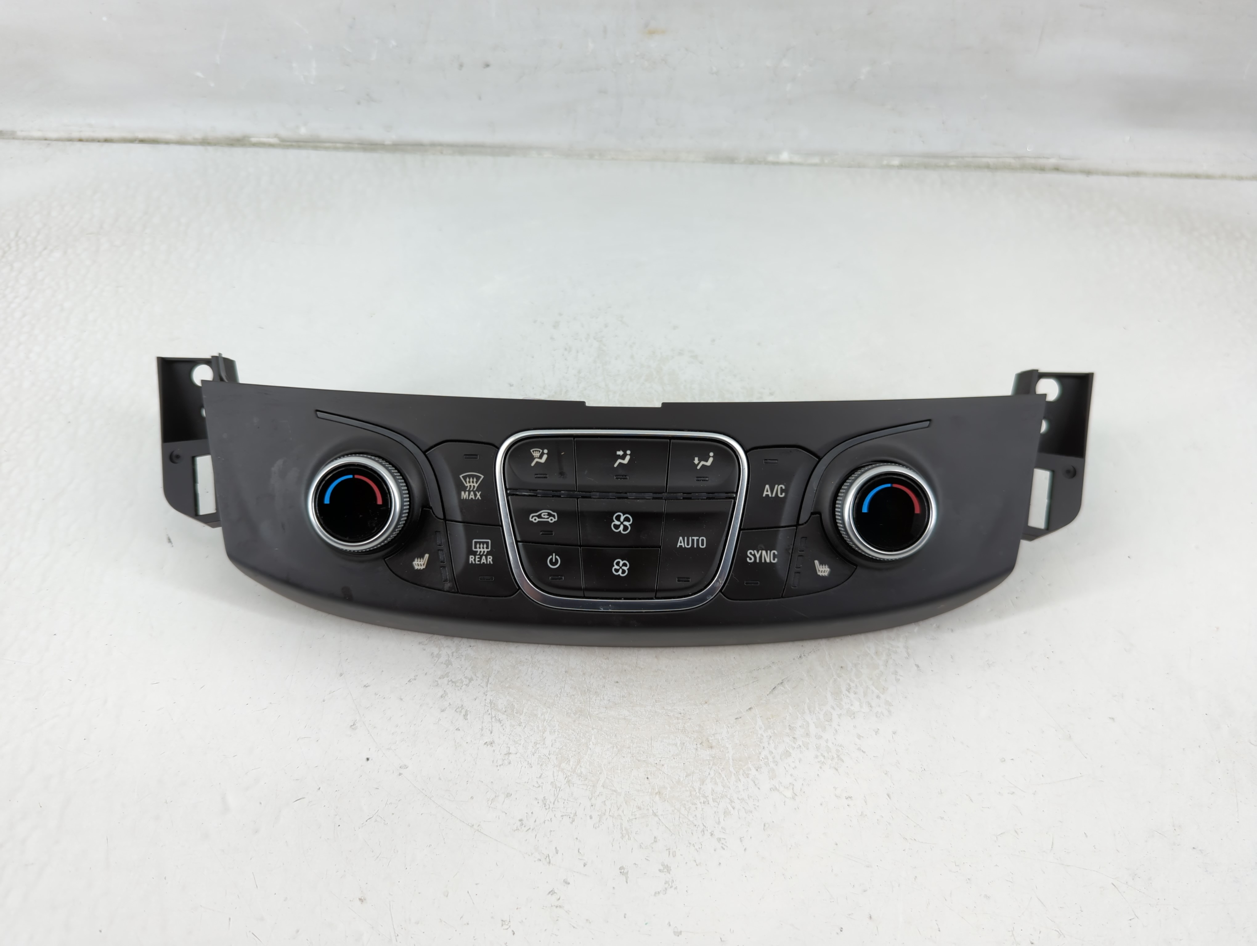 Picture of 2018-2022 Chevrolet Traverse Ac Heater Climate Control 84344402 1178919