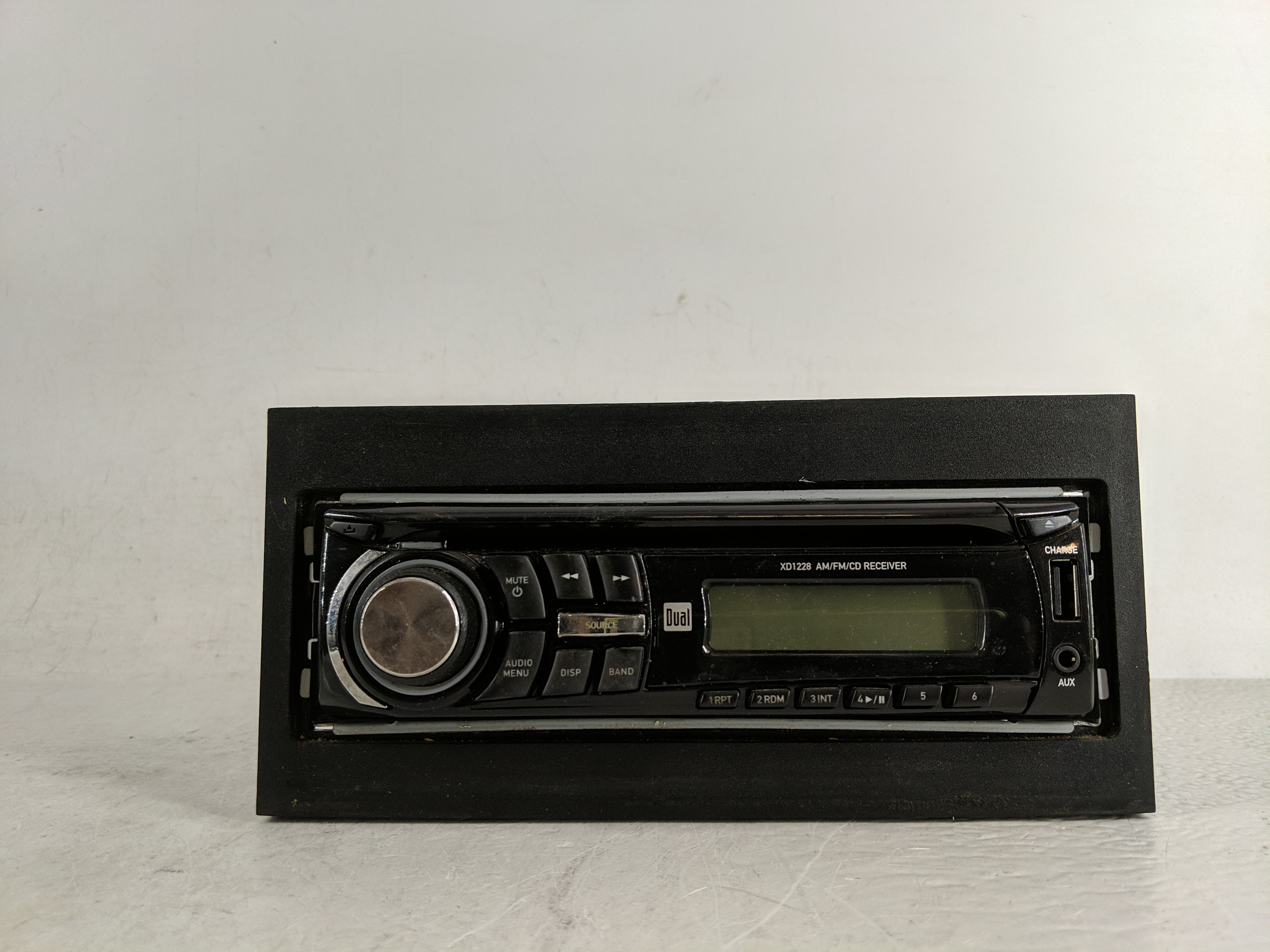 Picture of 1996-2005 Chevrolet Astro Am Fm Cd Player Radio Receiver 1178927