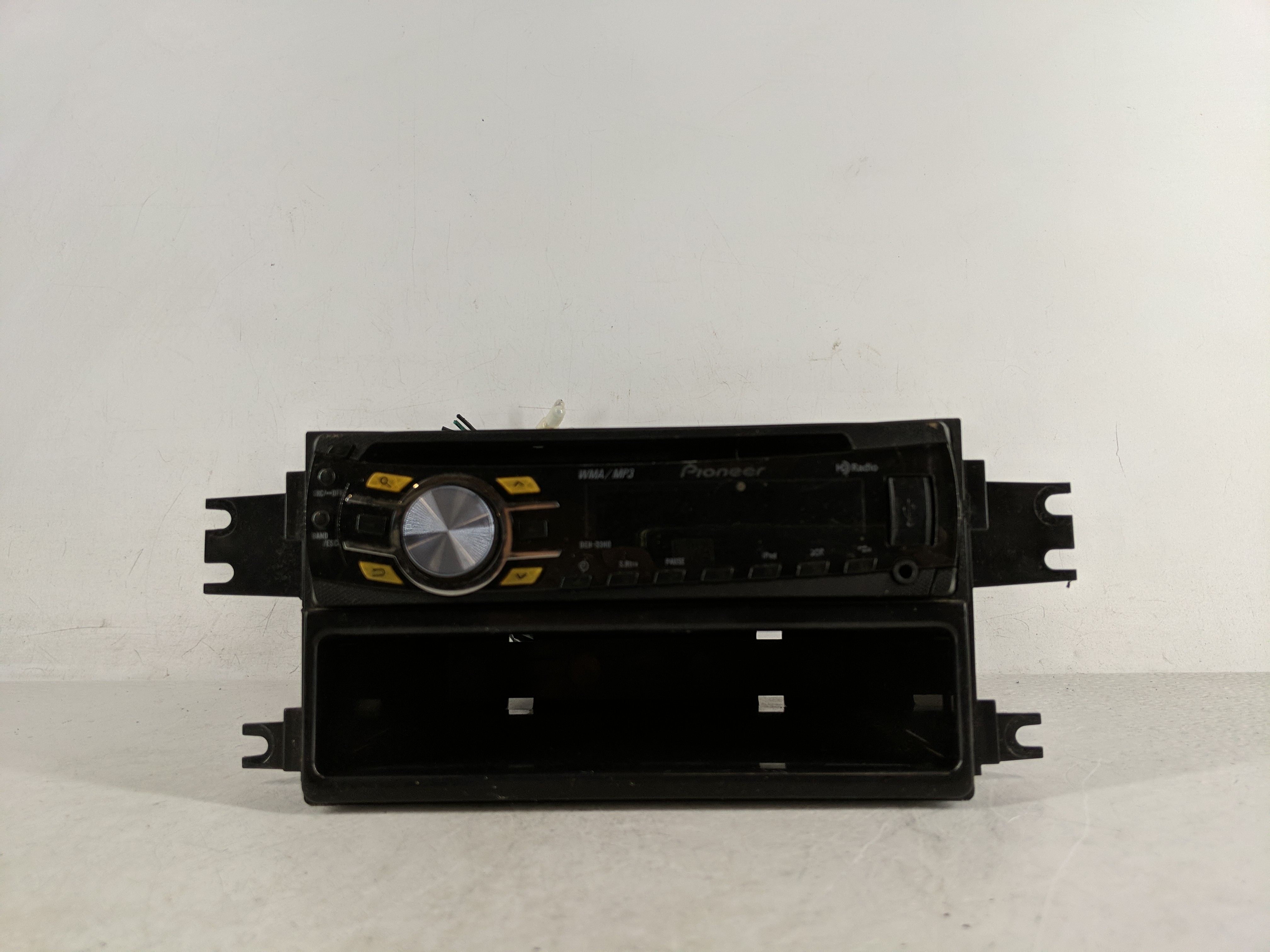Picture of 2012-2014 Hyundai Accent Am Fm Cd Player Radio Receiver 1178928