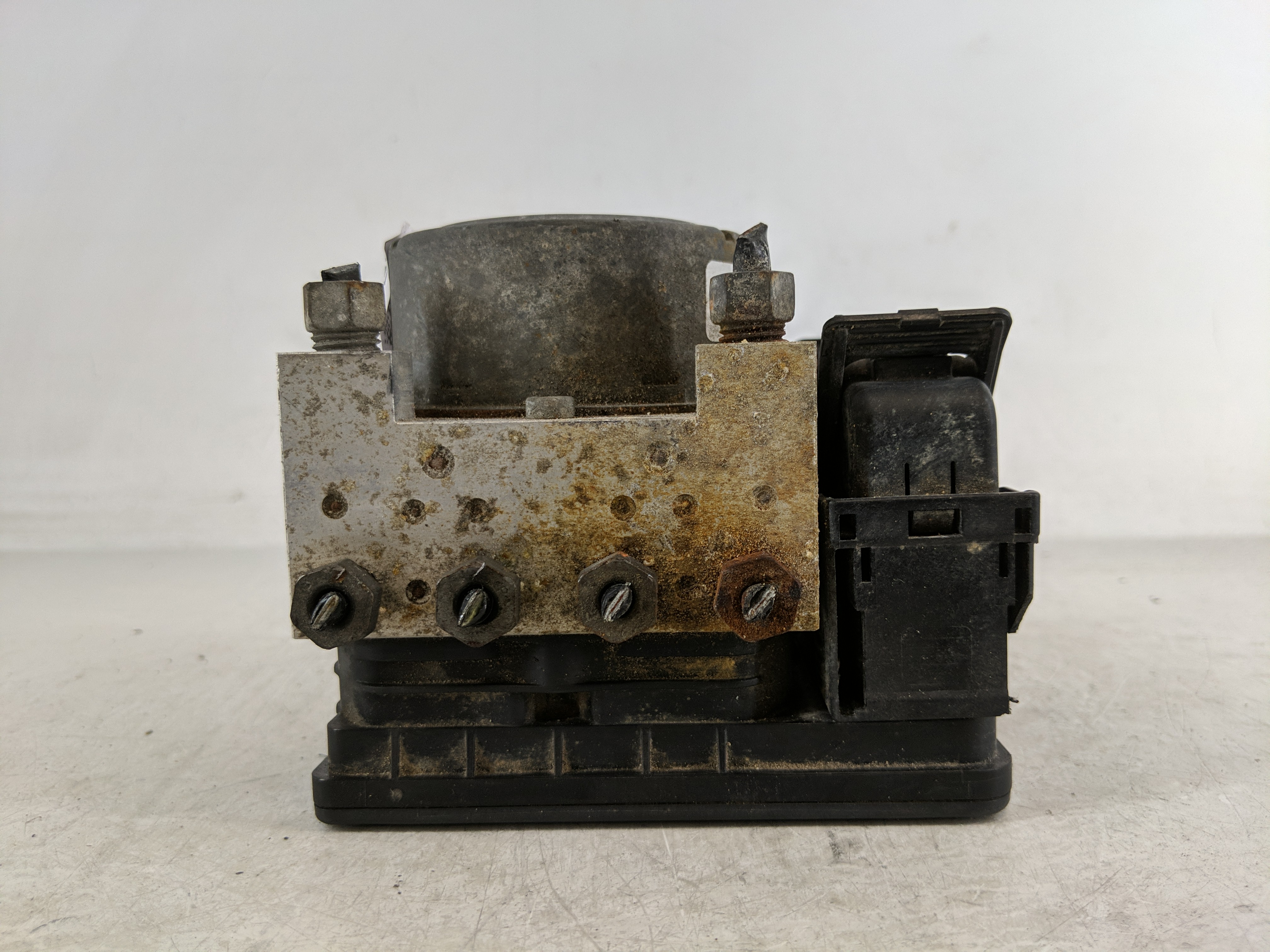 2014-2016 Ford Fusion Abs Pump Control Module 1178938 - Oemusedautoparts1.com