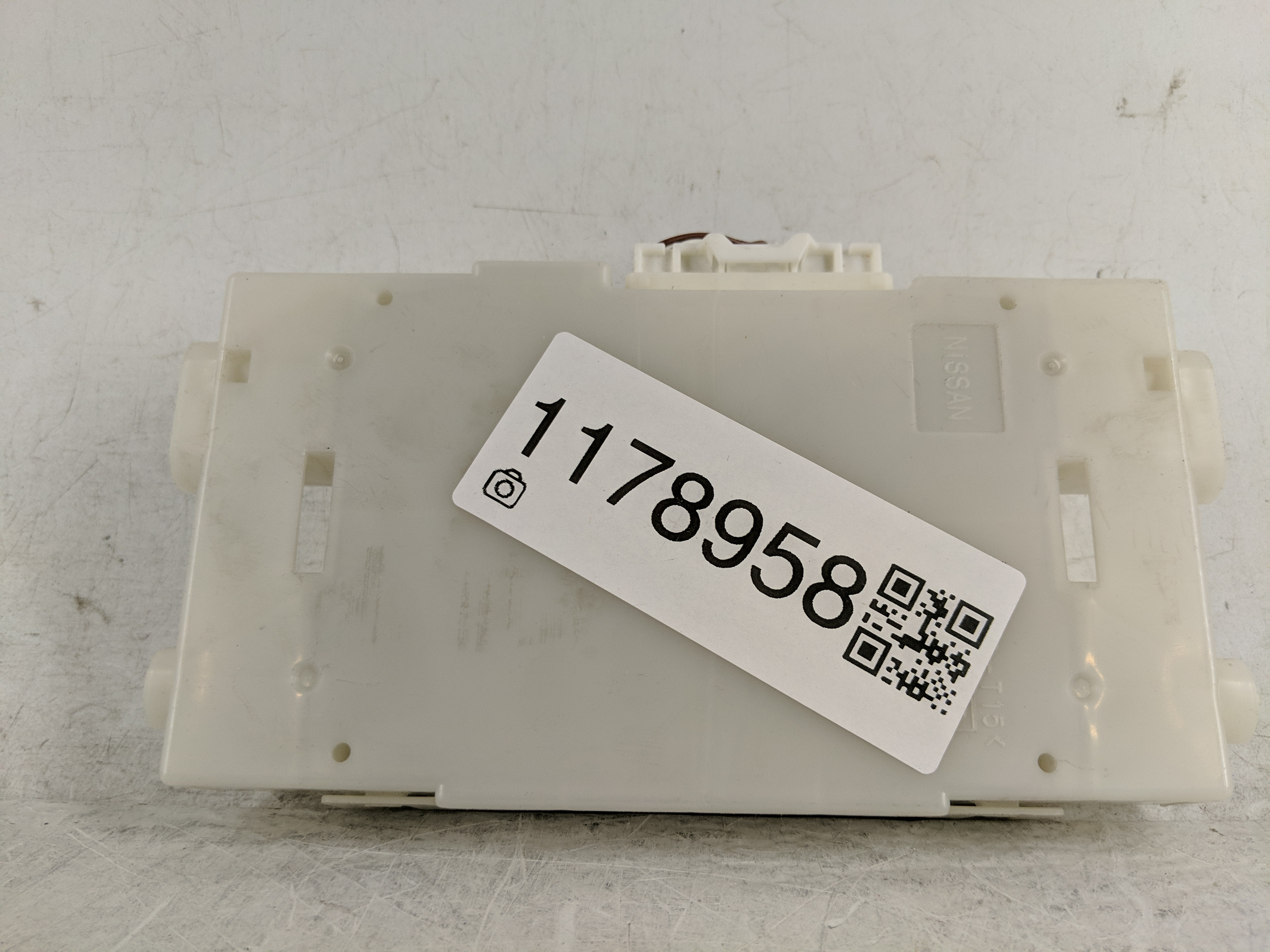 Picture of 2013-2014 Nissan Pathfinder Am Fm Cd Player Radio Receiver 1178958