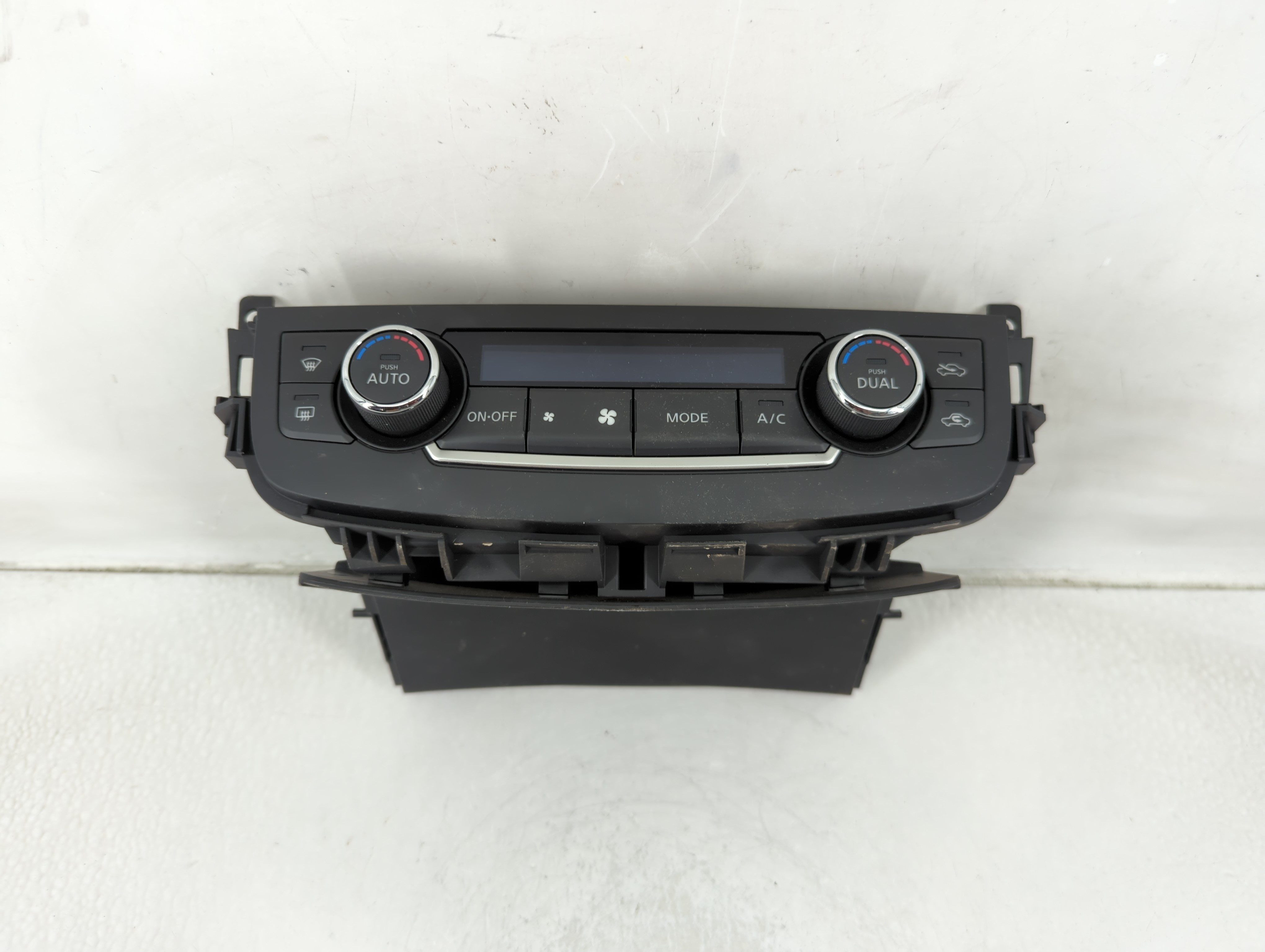 Picture of 2016-2018 Nissan Altima Ac Heater Roof Climate Control 27500 9hs0a 1179009