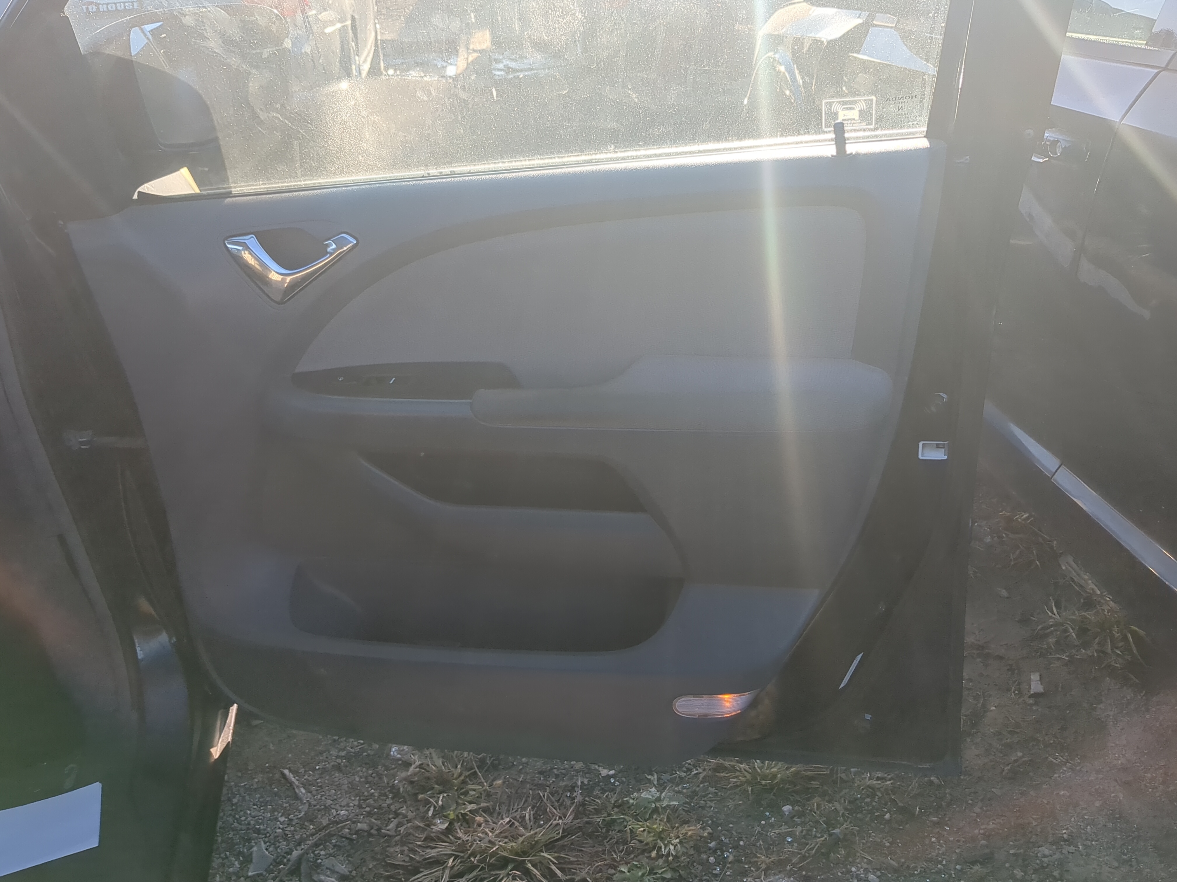 Picture of 2006 Honda Odyssey Front Right Passenger Interior Door Panel Trim 1179439