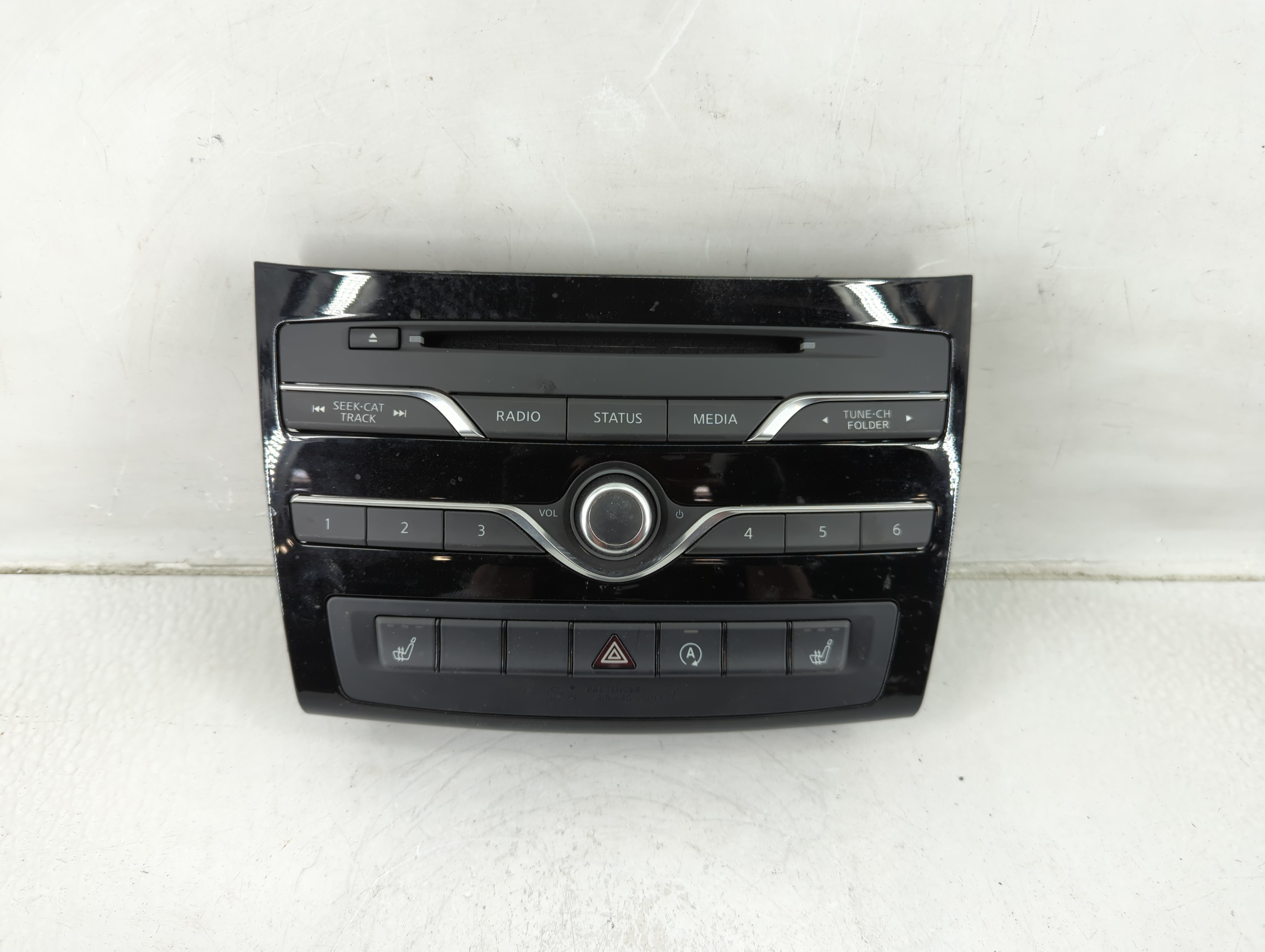 2017-2019 Infiniti Qx30 Radio Control Panel 1179502 - Oemusedautoparts1.com