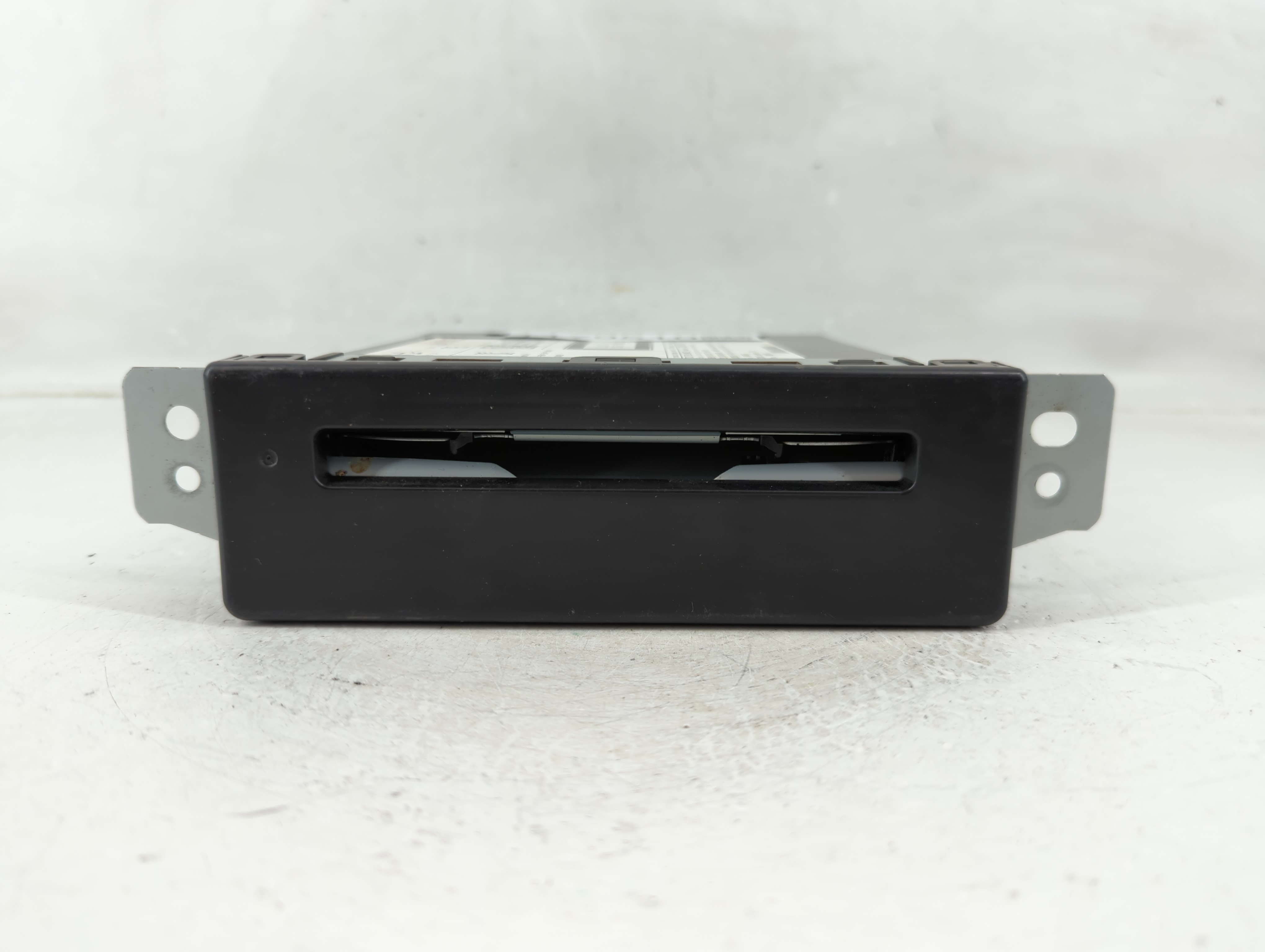 2015-2019 Chevrolet Silverado 1500 Am Fm Cd Player Radio Receiver 1179510 - Oemusedautoparts1.com