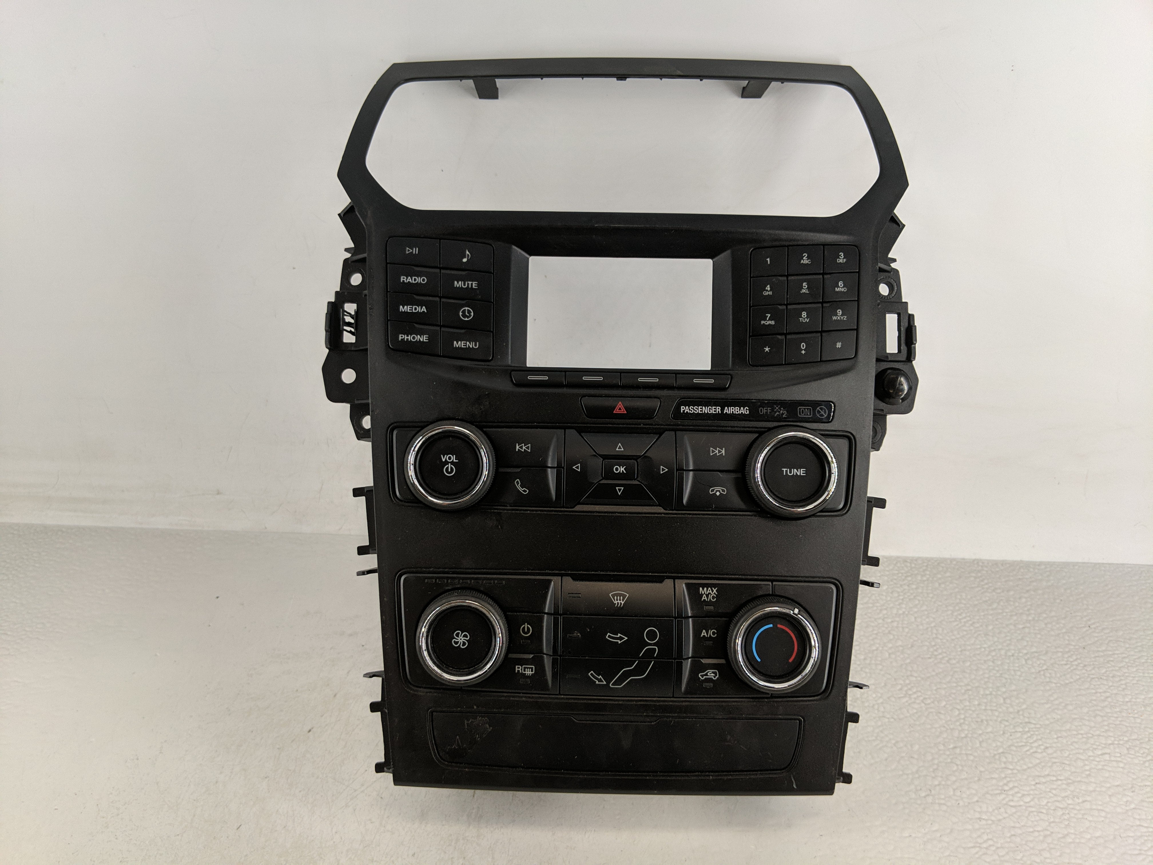 Picture of 2016-2019 Ford Explorer Am Fm Cd Player Radio Receiver 1179584