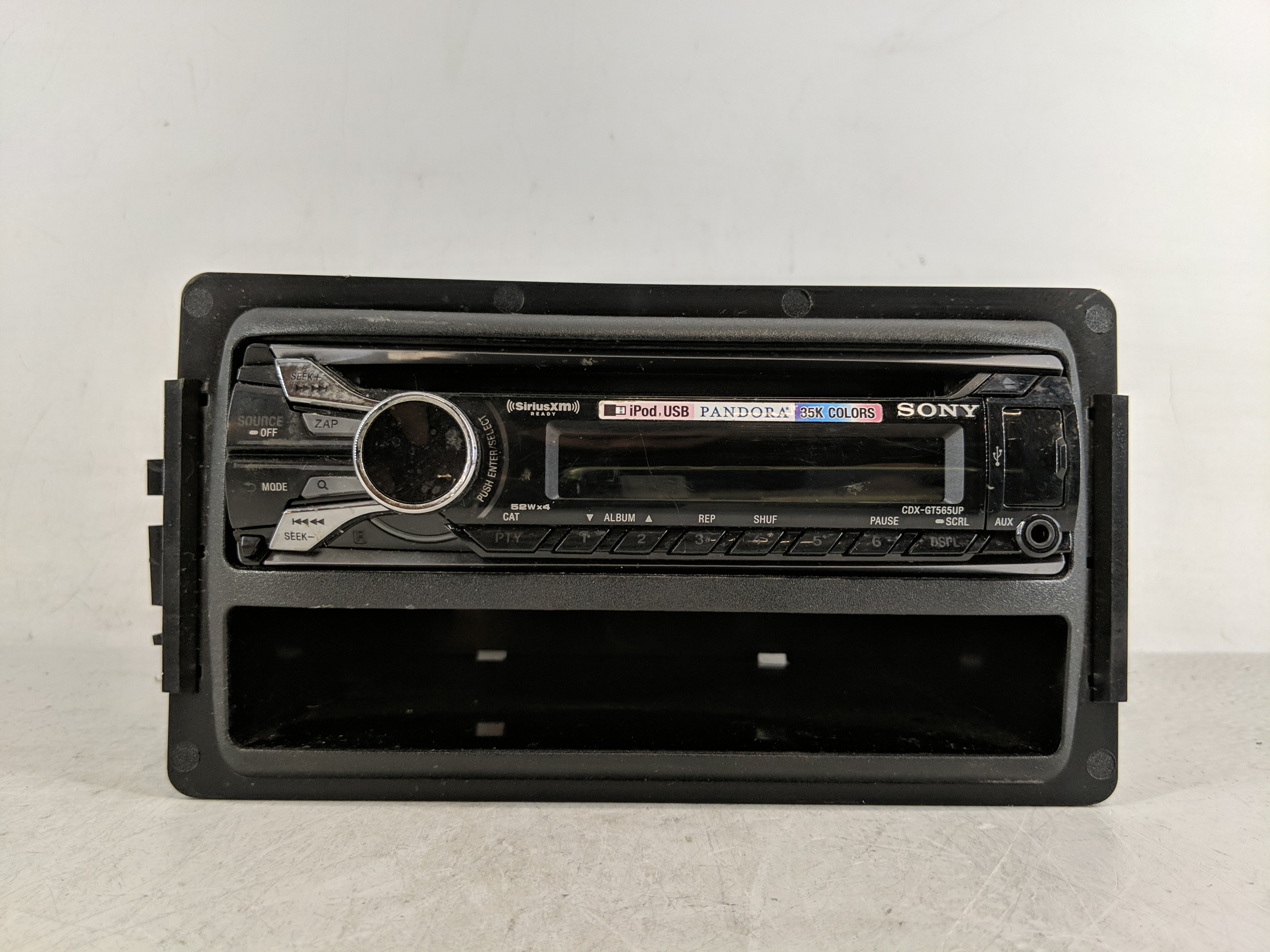 Picture of 2003-2006 Gmc Yukon Am Fm Cd Player Radio Receiver 1179593
