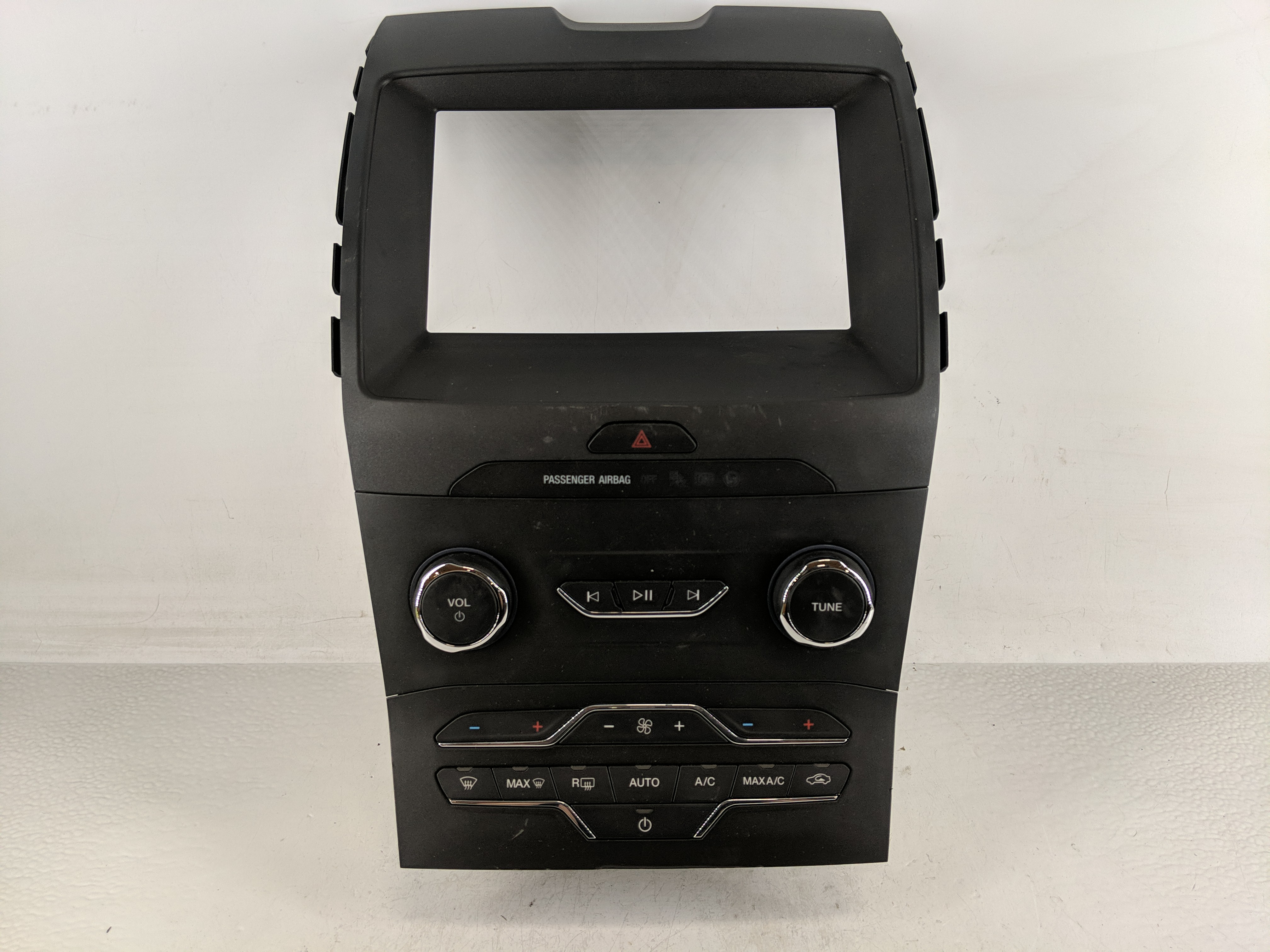 2019-2020 Ford Edge Am Fm Cd Player Radio Receiver 1179604 - Oemusedautoparts1.com