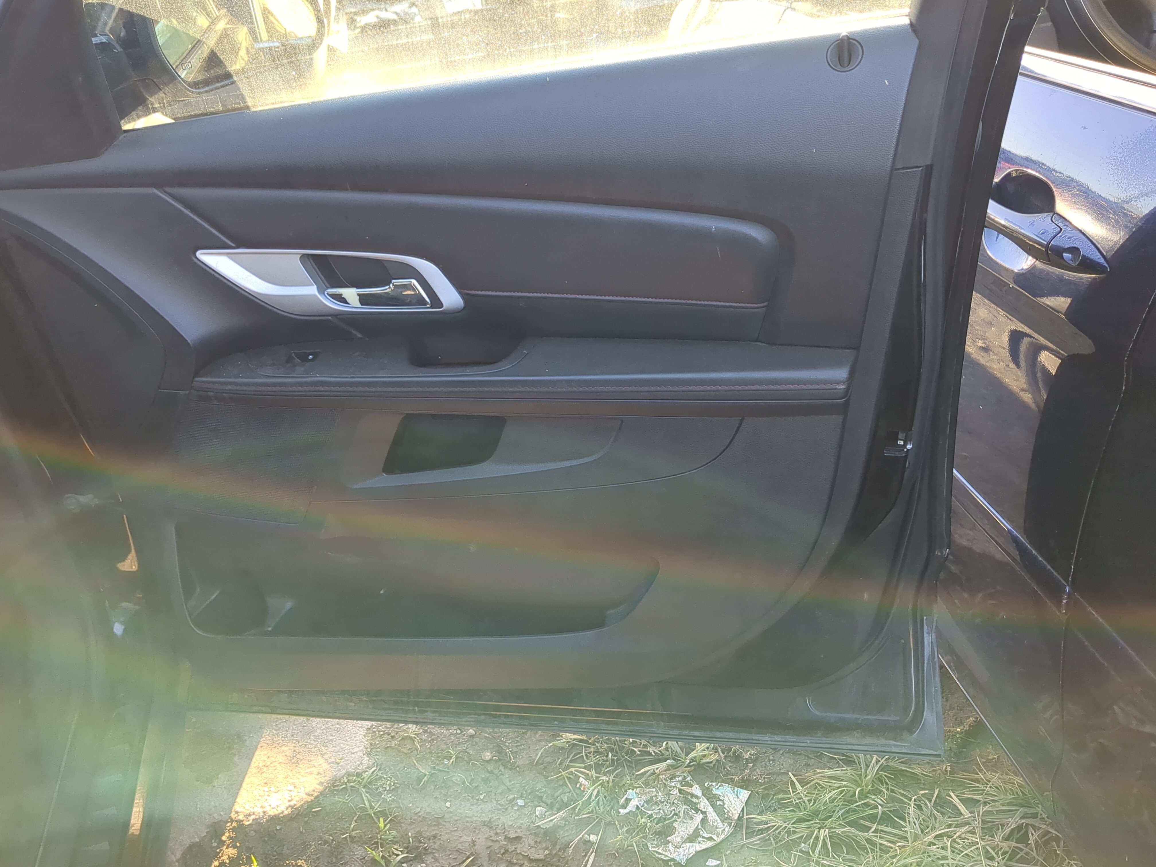 2011 Gmc Terrain Front Right Passenger Interior Door Panel Trim 1179908 - Oemusedautoparts1.com