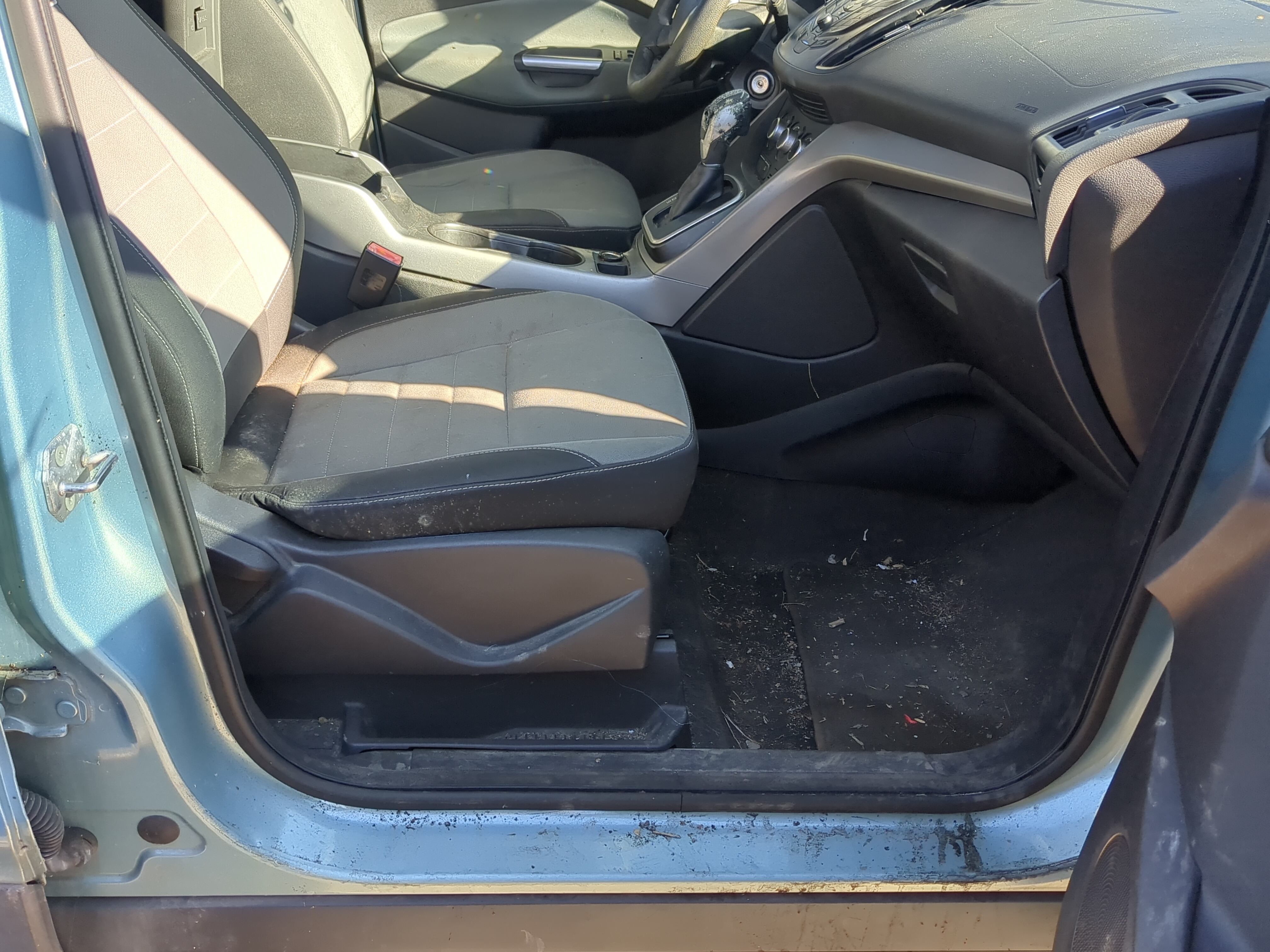Picture of 2013-2015 Ford Escape Passenger Front Seat Oem 1180155