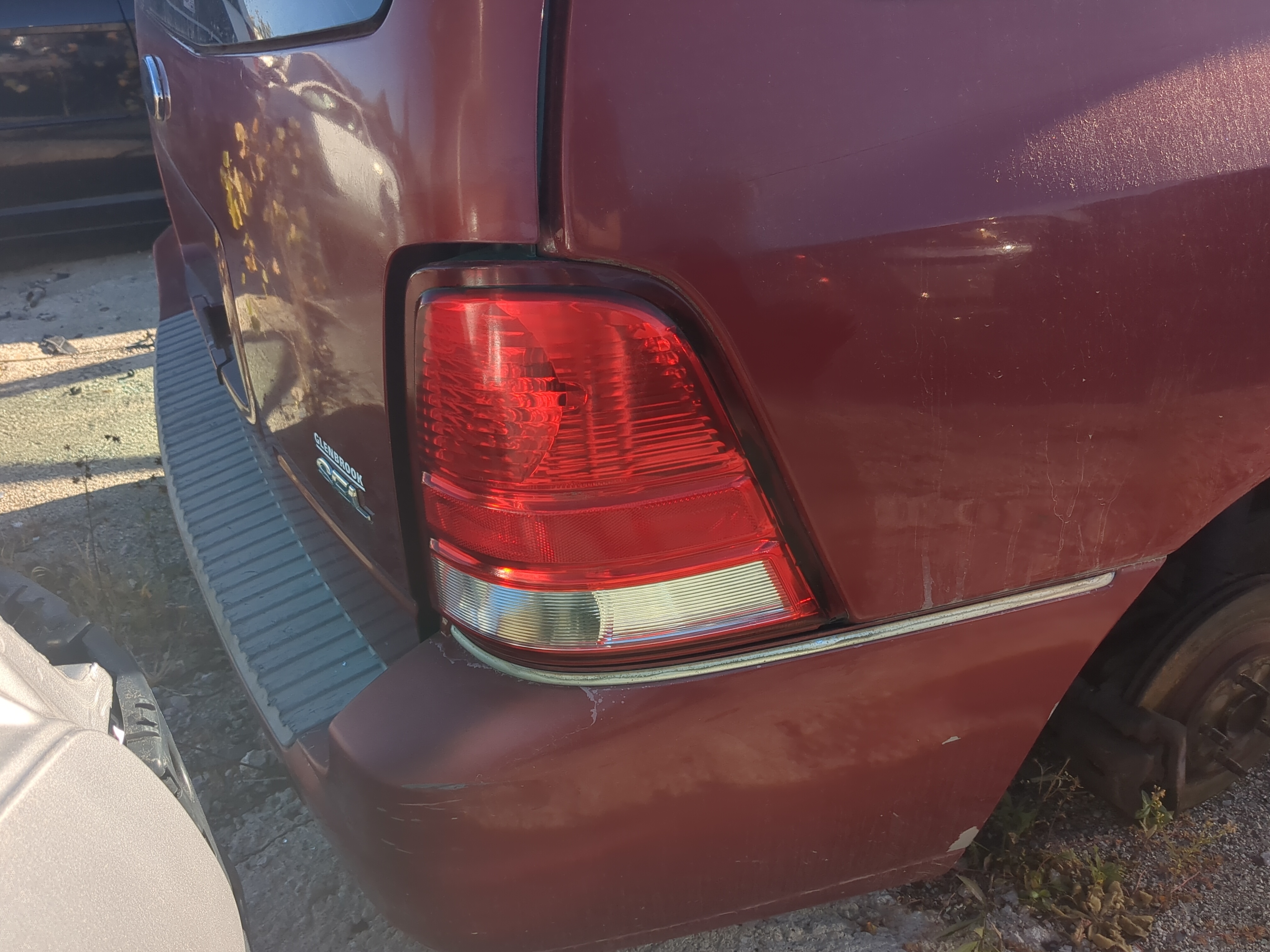 Picture of 2004-2007 Ford Freestar Passenger Right Side Tail Light Taillight Oem 1180194
