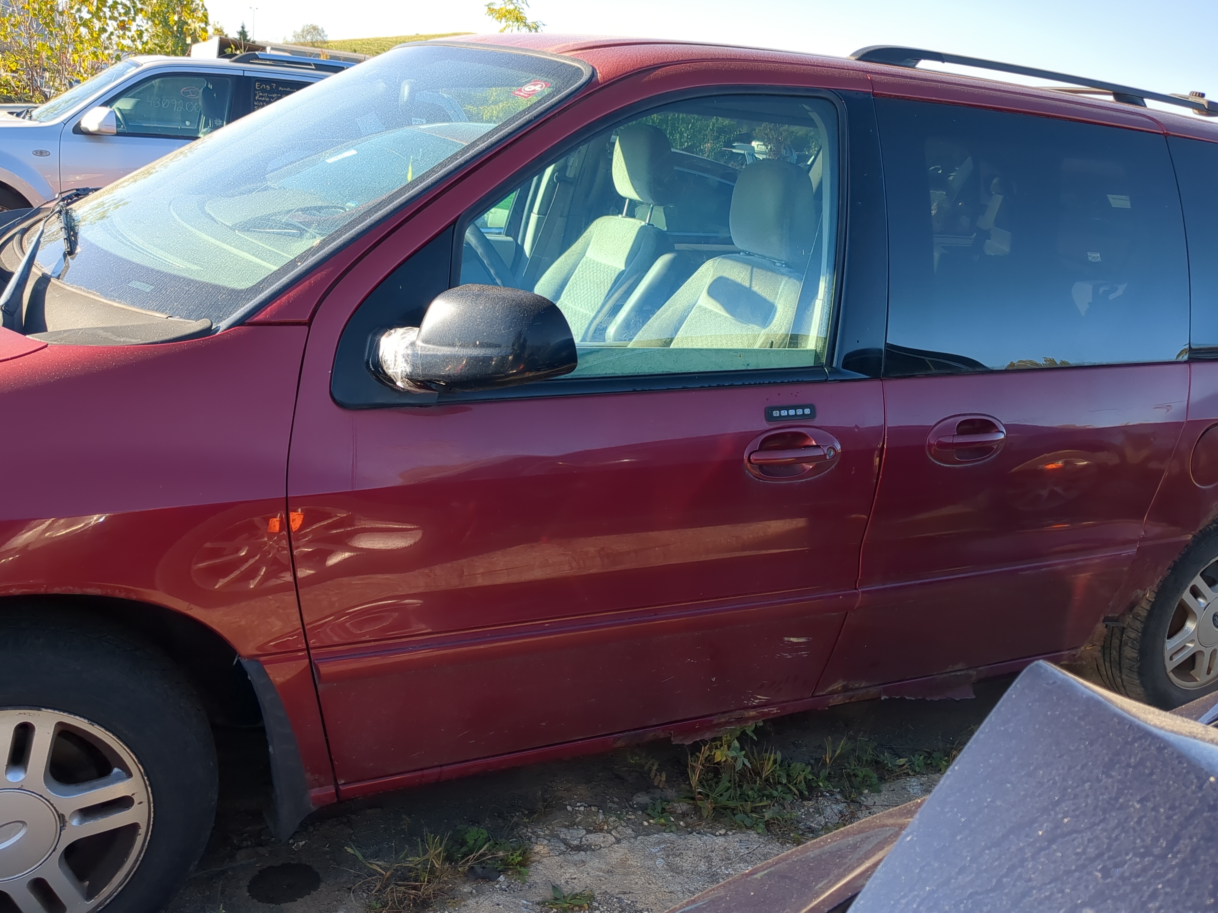 2004-2007 Ford Freestar Driver Front Door Oem 1180206 - Oemusedautoparts1.com