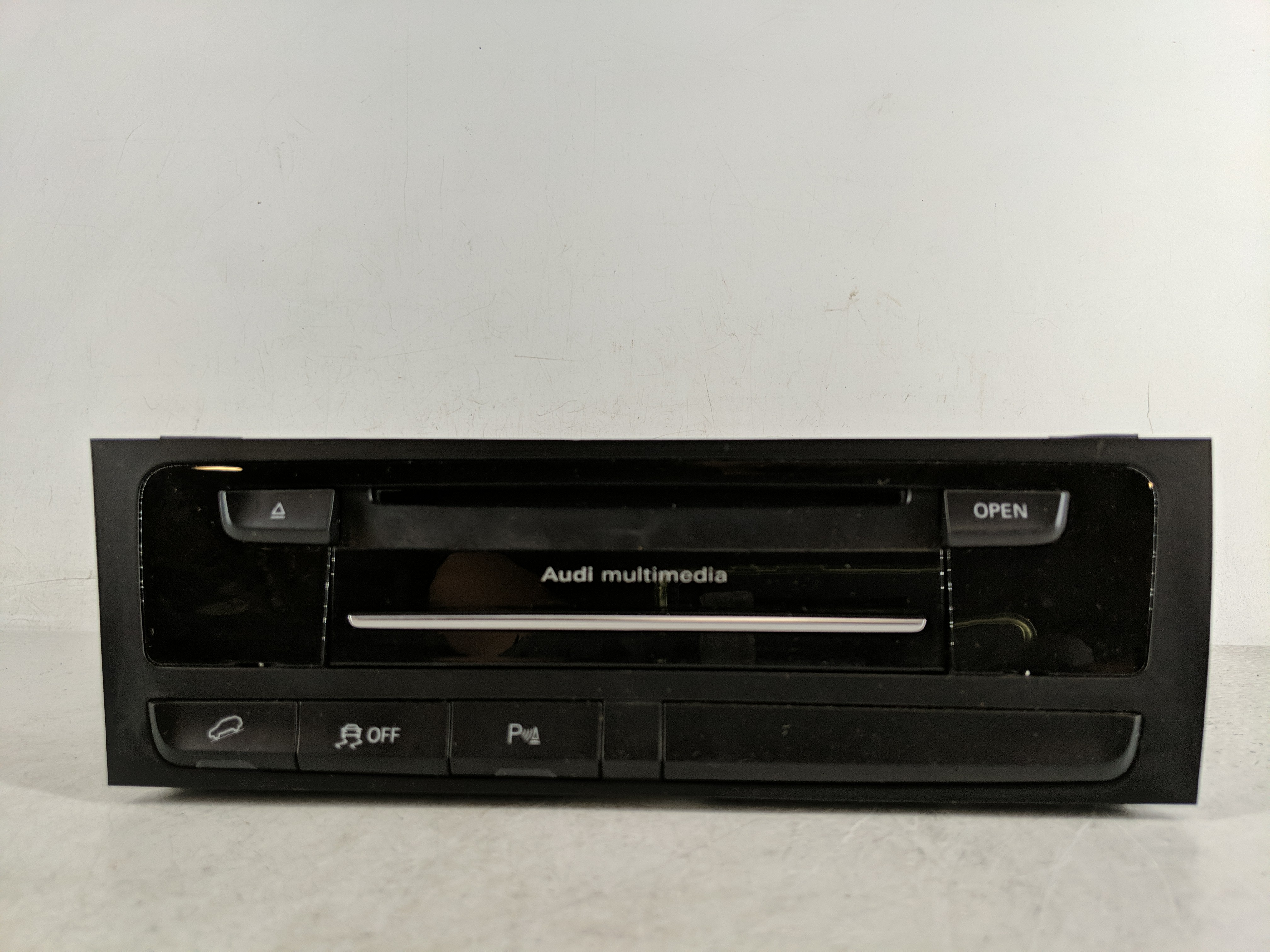Picture of 2009-2017 Audi Q5 Am Fm Cd Player Radio Receiver 1180367