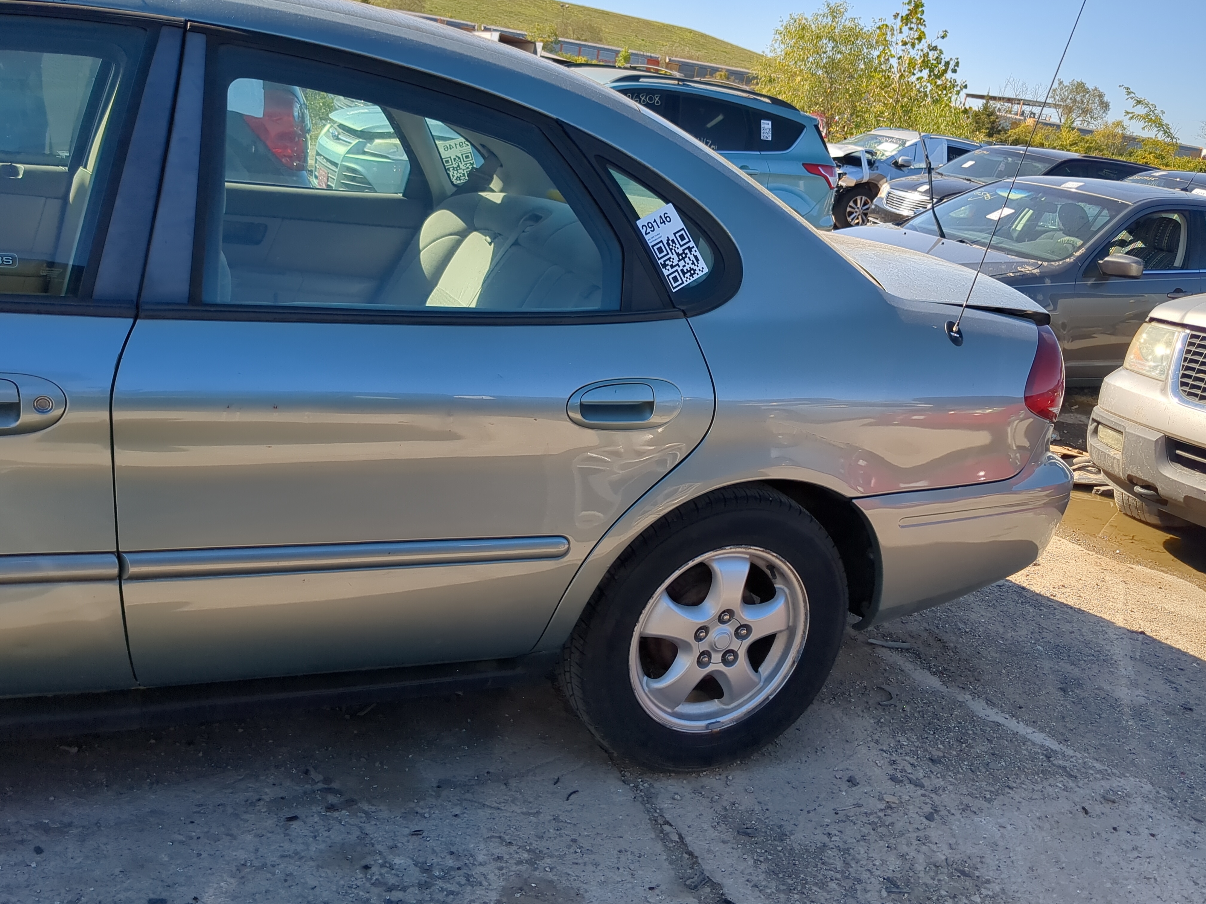 2000-2007 Ford Taurus Driver Rear Door Oem 1180644 - Oemusedautoparts1.com