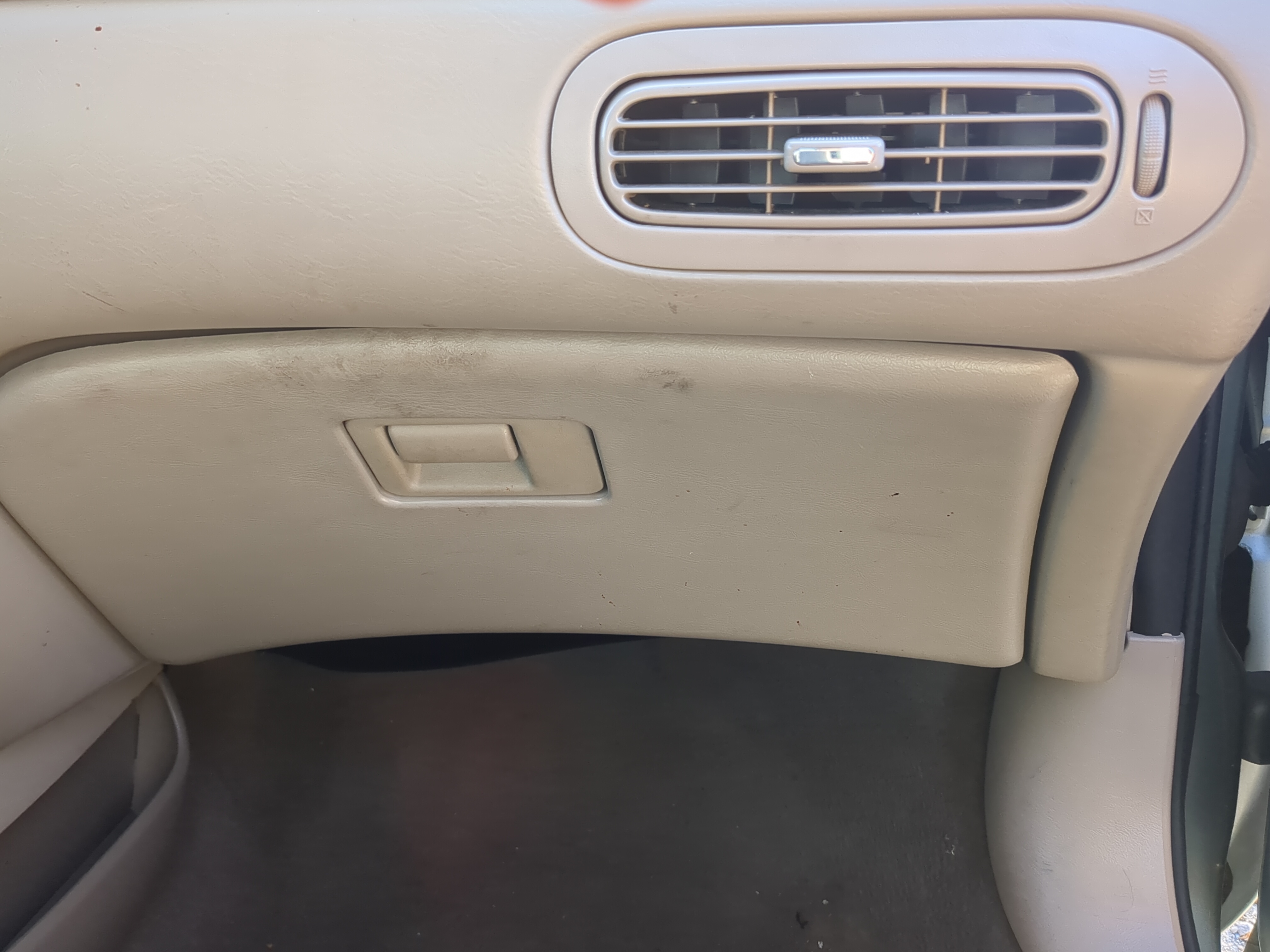 2005 Ford Taurus Passenger Glove Box Door Storage Compartment 1180737 - Oemusedautoparts1.com