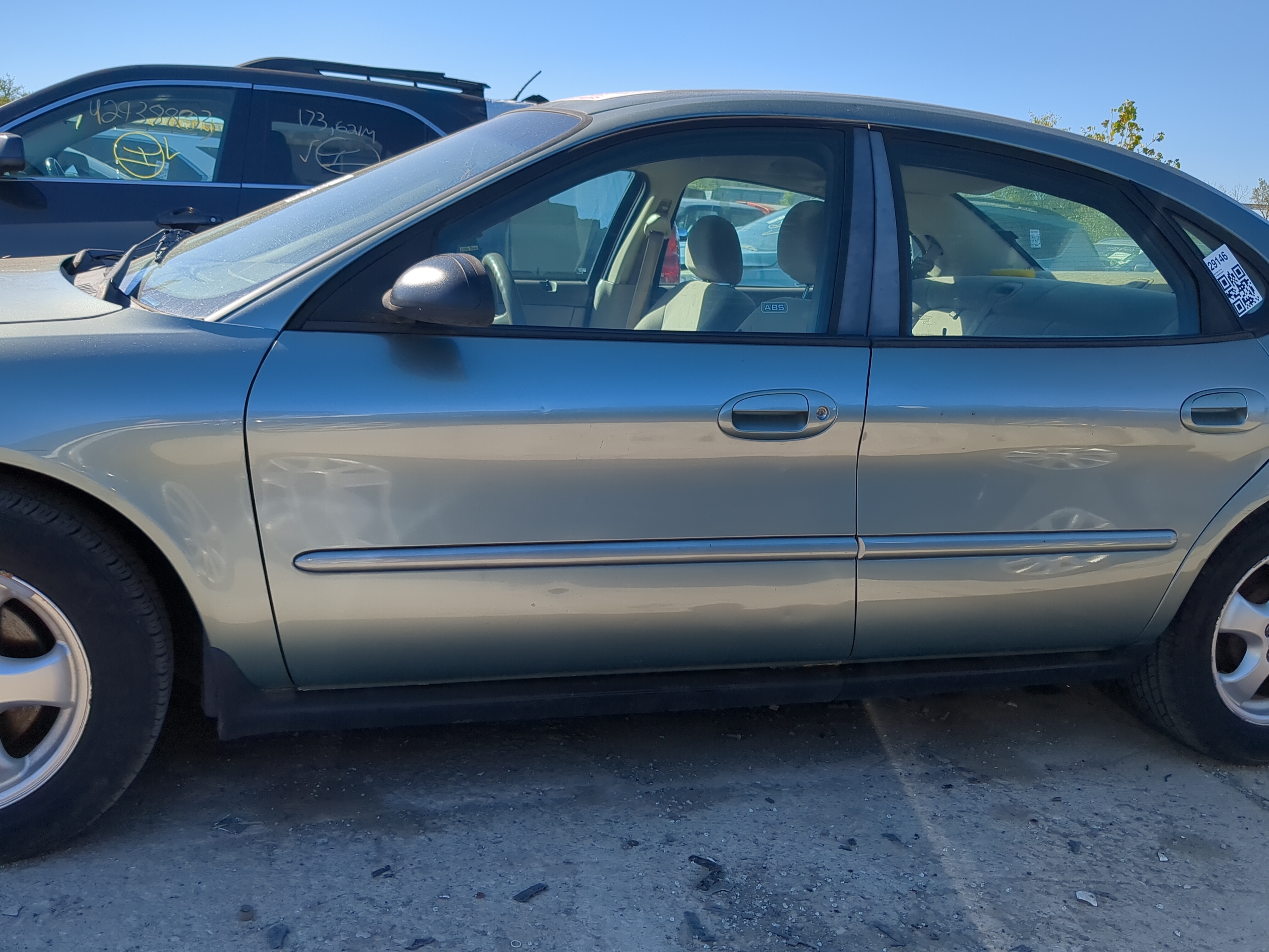 2000-2007 Ford Taurus Driver Front Door Oem 1180755 - Oemusedautoparts1.com