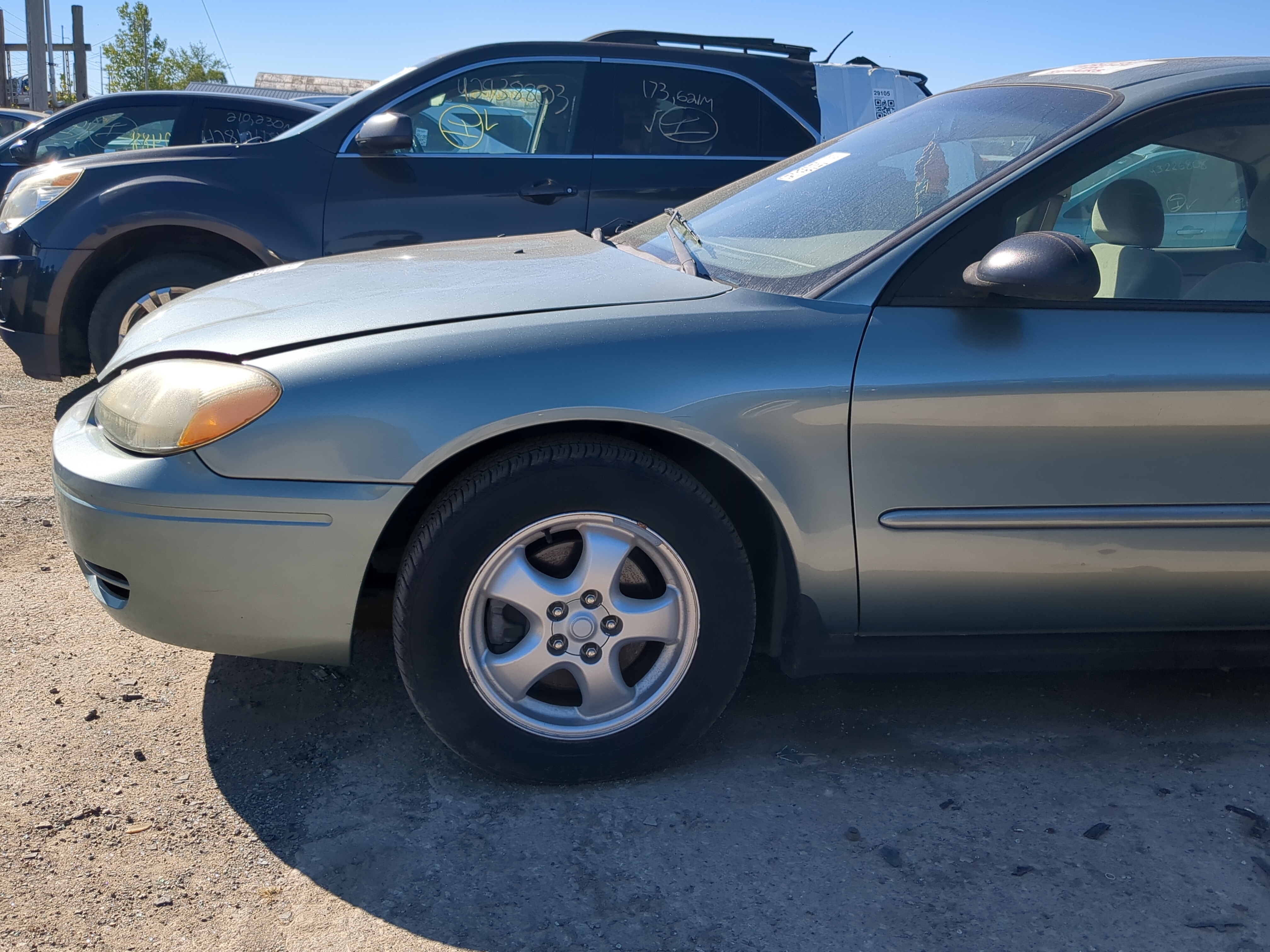 2000-2007 Ford Taurus Driver Fender 1180757 - Oemusedautoparts1.com