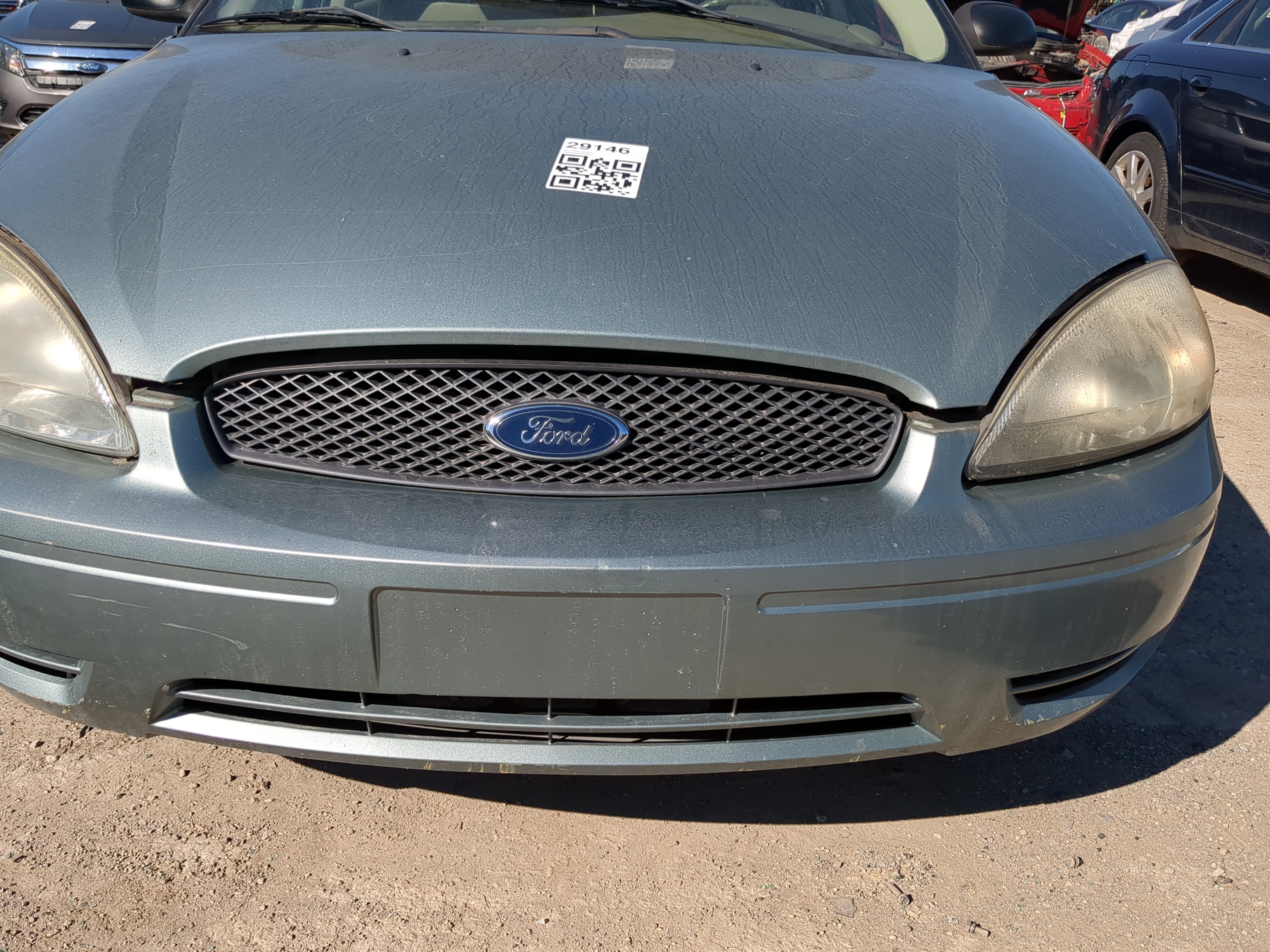 2004-2007 Ford Taurus Front Grille Bumper Not Included 1180758 - Oemusedautoparts1.com
