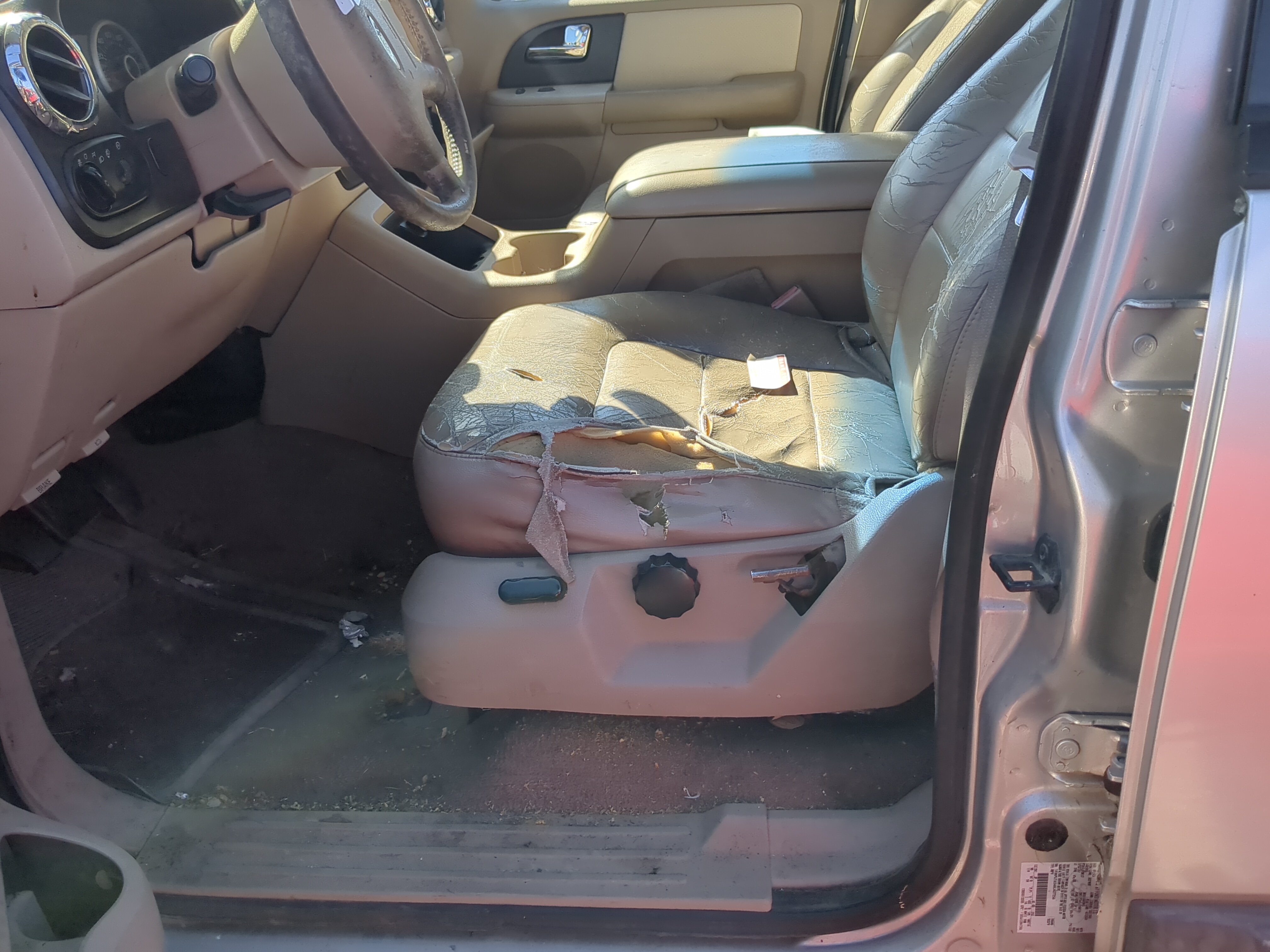 2006 Ford Expedition Driver Front Seat Oem 1180879 - Oemusedautoparts1.com