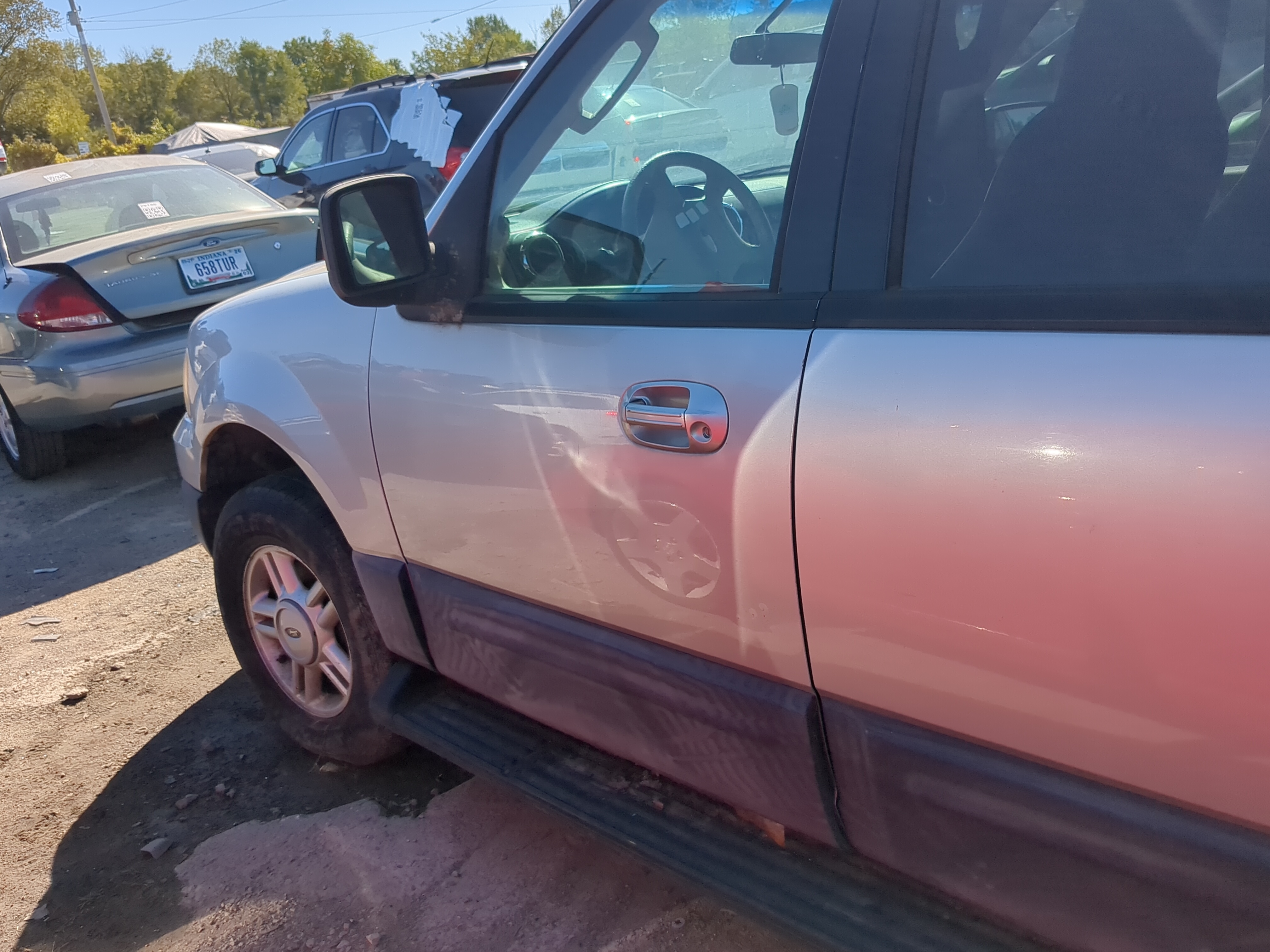 2006 Ford Expedition Driver Front Door Oem 1180948 - Oemusedautoparts1.com