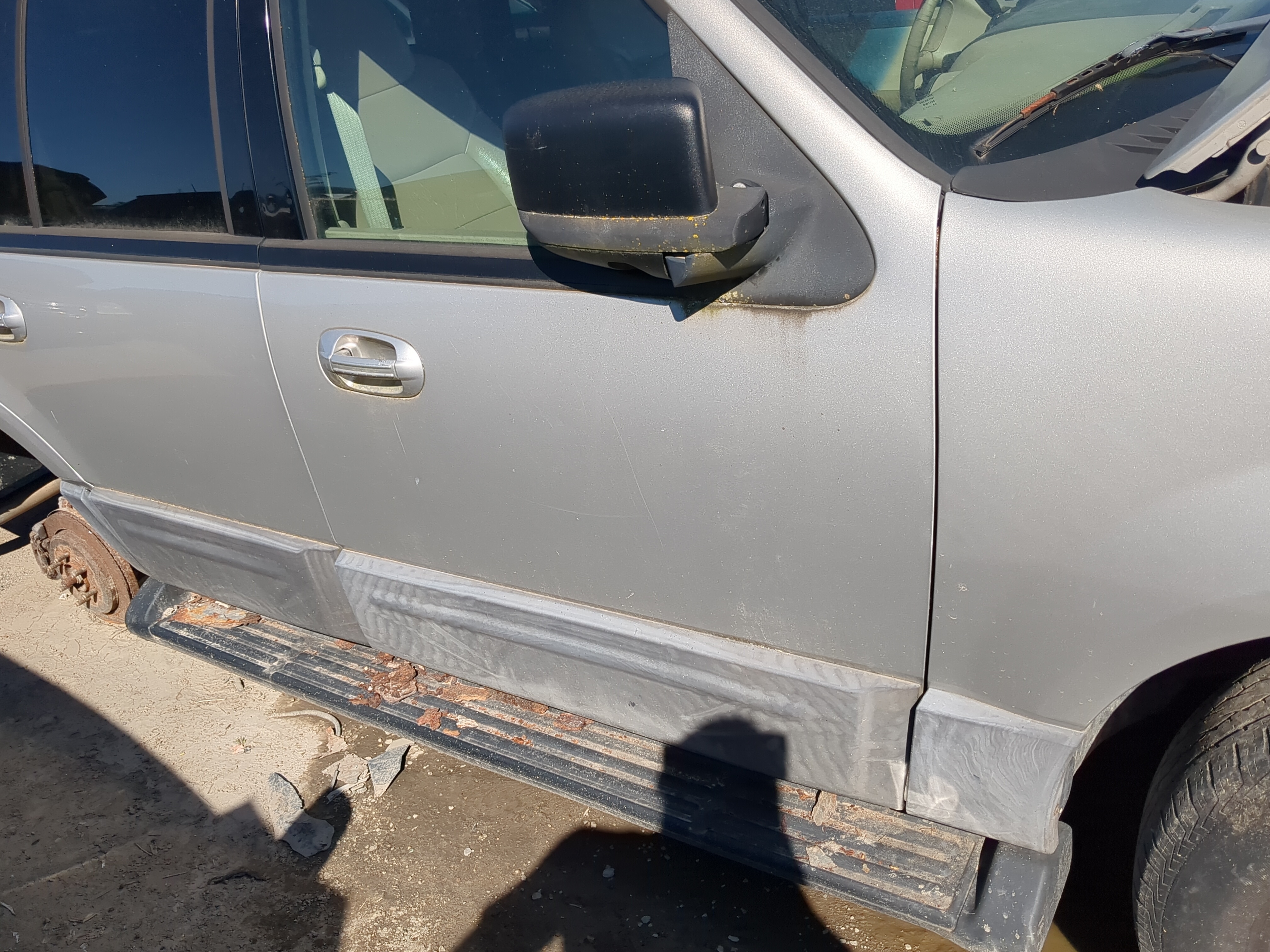 2003-2006 Ford Expedition Passenger Front Door Oem 1180950 - Oemusedautoparts1.com