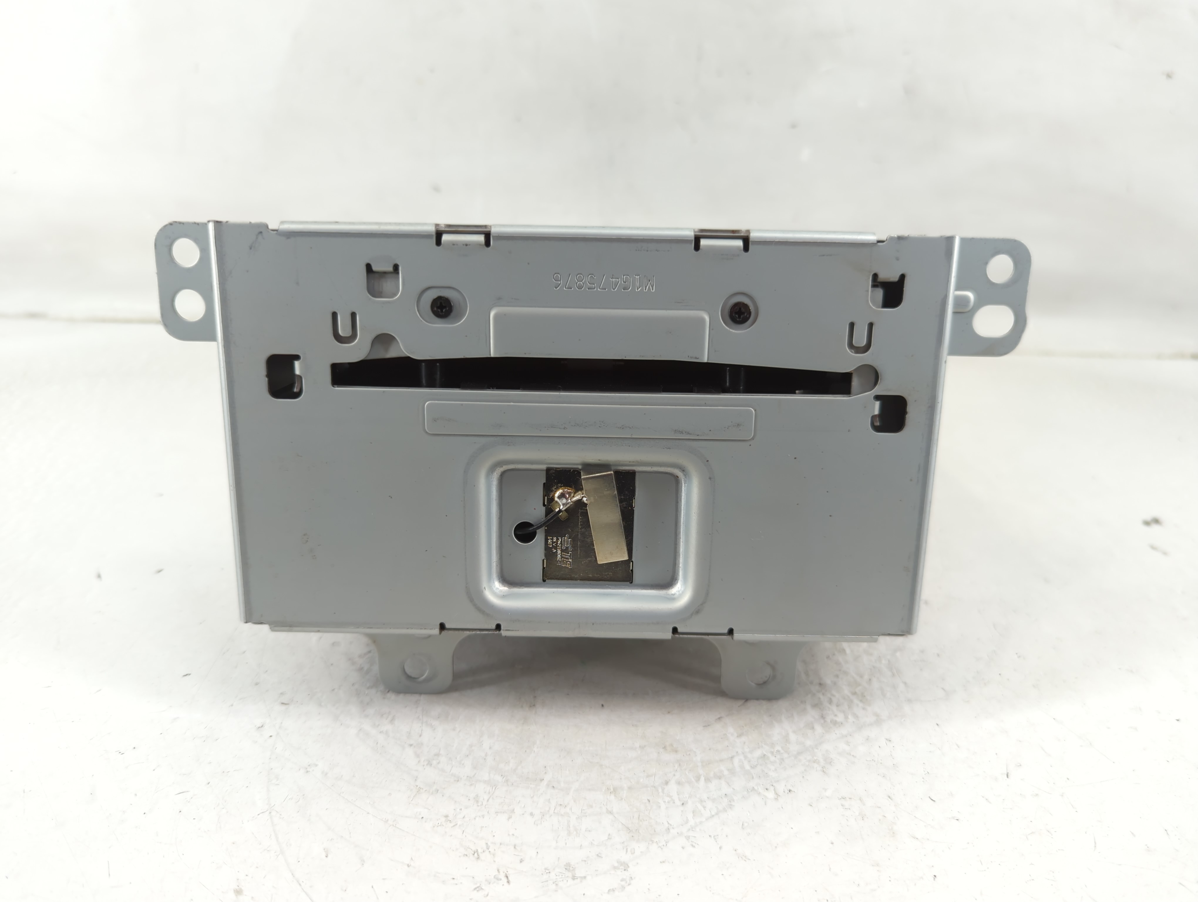 2015-2015 Chevrolet Equinox Am Fm Cd Player Radio Receiver 1180956 - Oemusedautoparts1.com