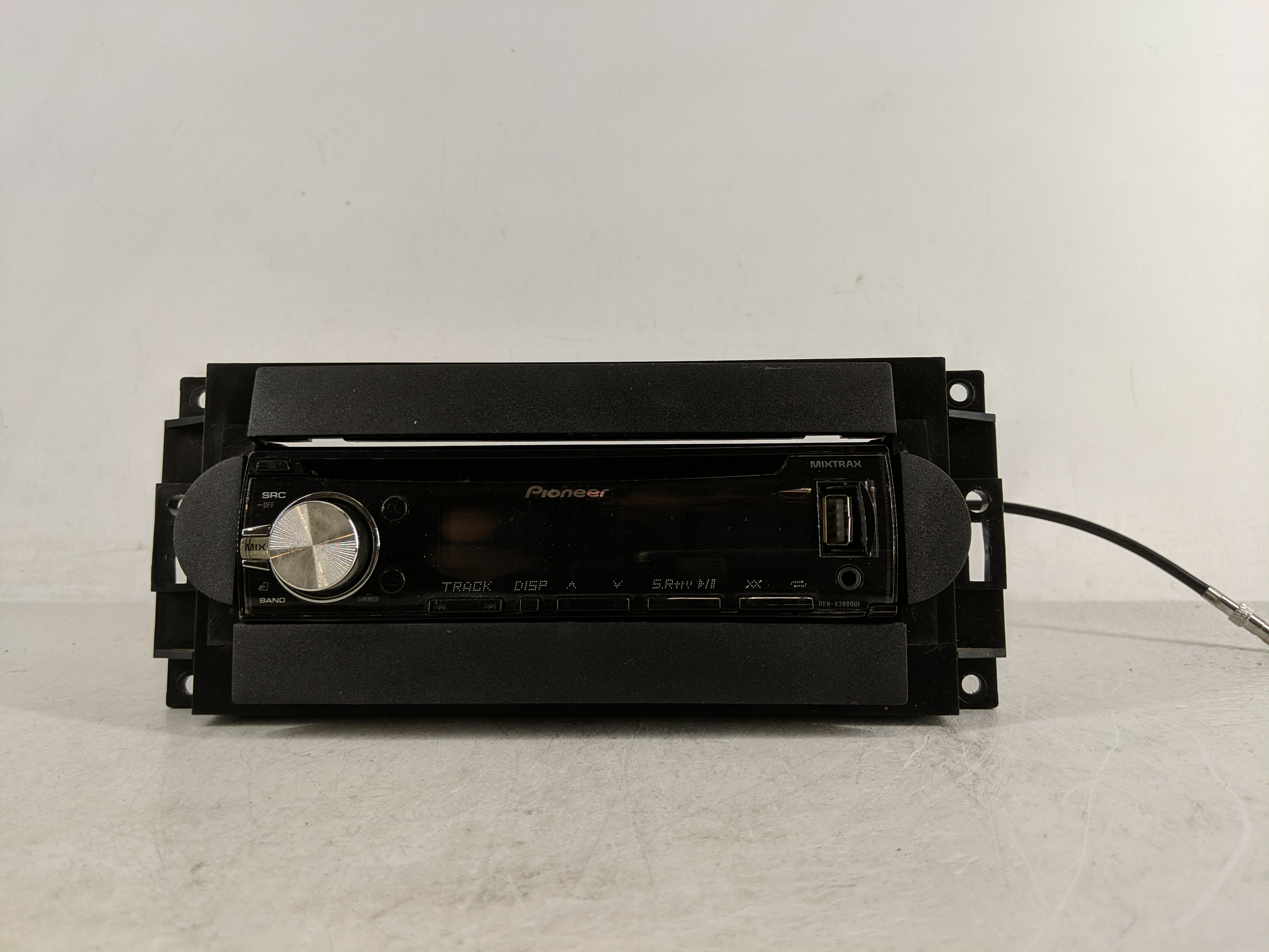 Picture of 2007-2010 Jeep Patriot Am Fm Cd Player Radio Receiver 1181034