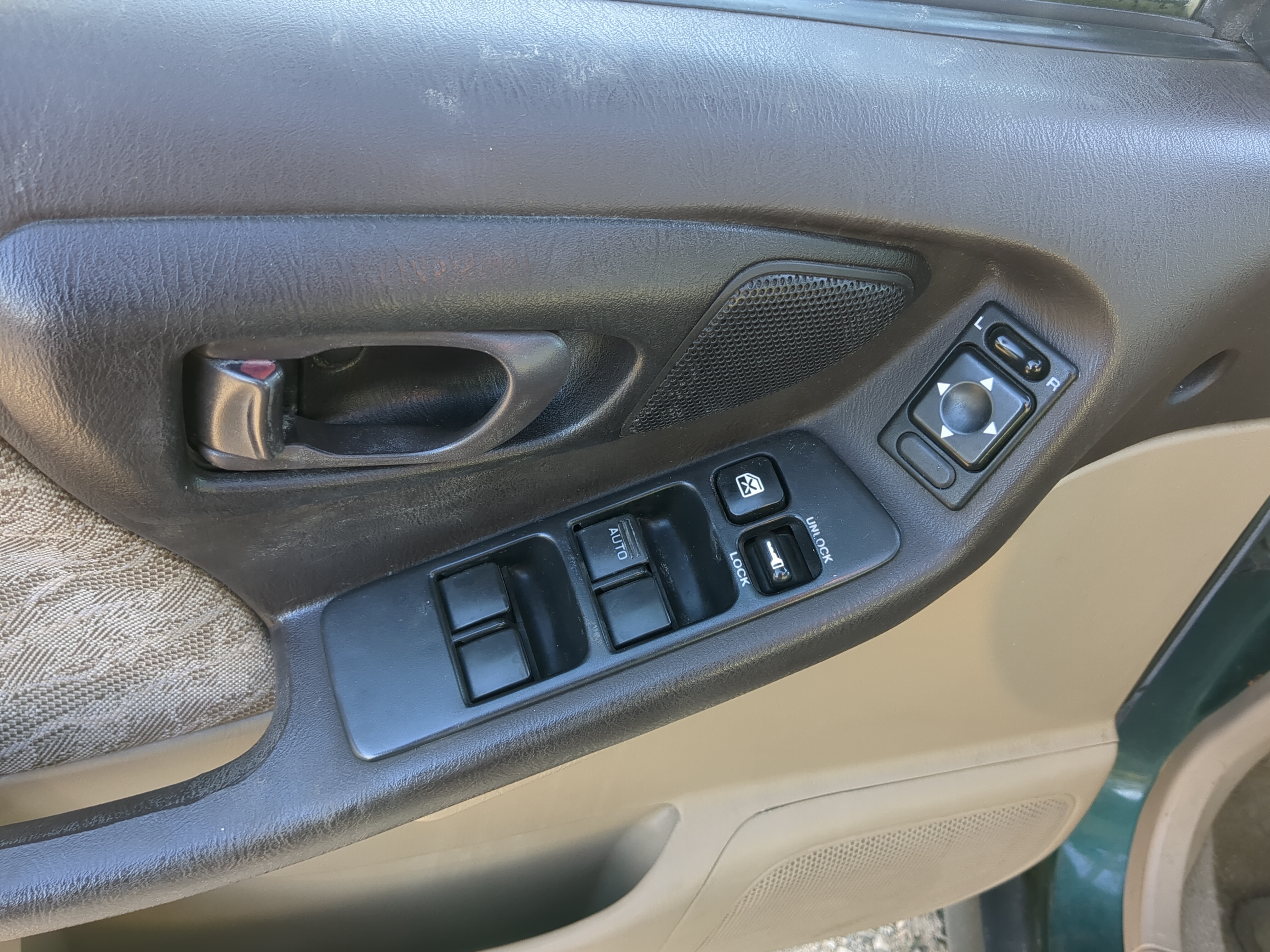 Picture of 1998-2002 Subaru Forester Driver Left Door Master Power Window Switch 1181485