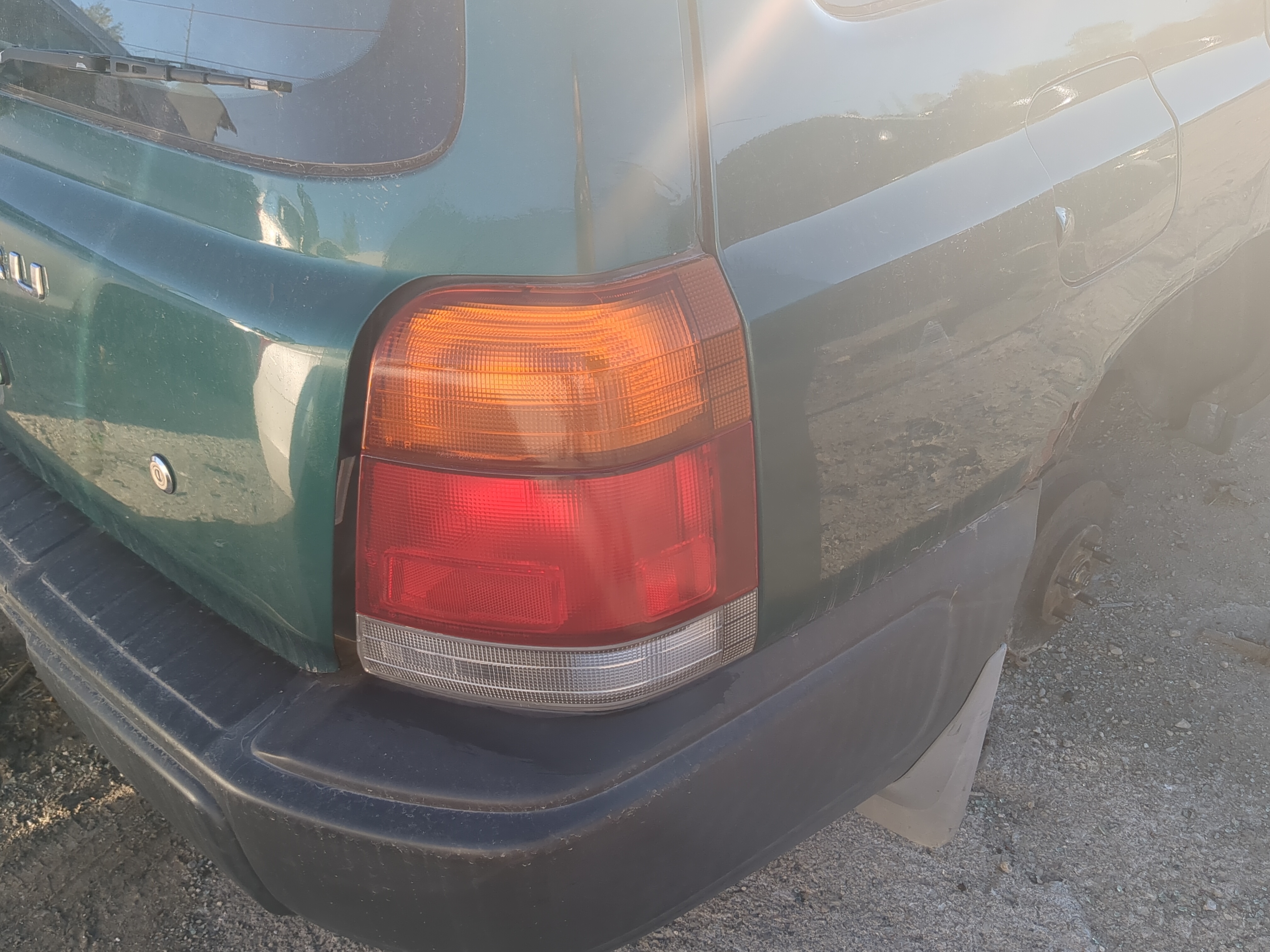 Picture of 1999-2000 Subaru Forester Passenger Right Side Tail Light Taillight Oem 1181536